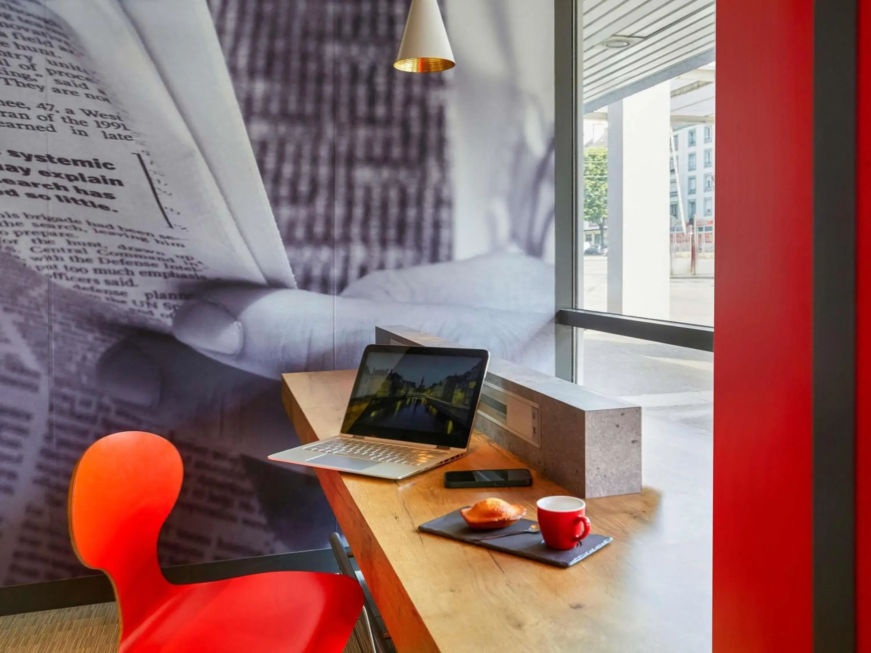 Lounge or bar in ibis Lorient Centre Gare Lounge or bar in ibis Lorient Centre Gare