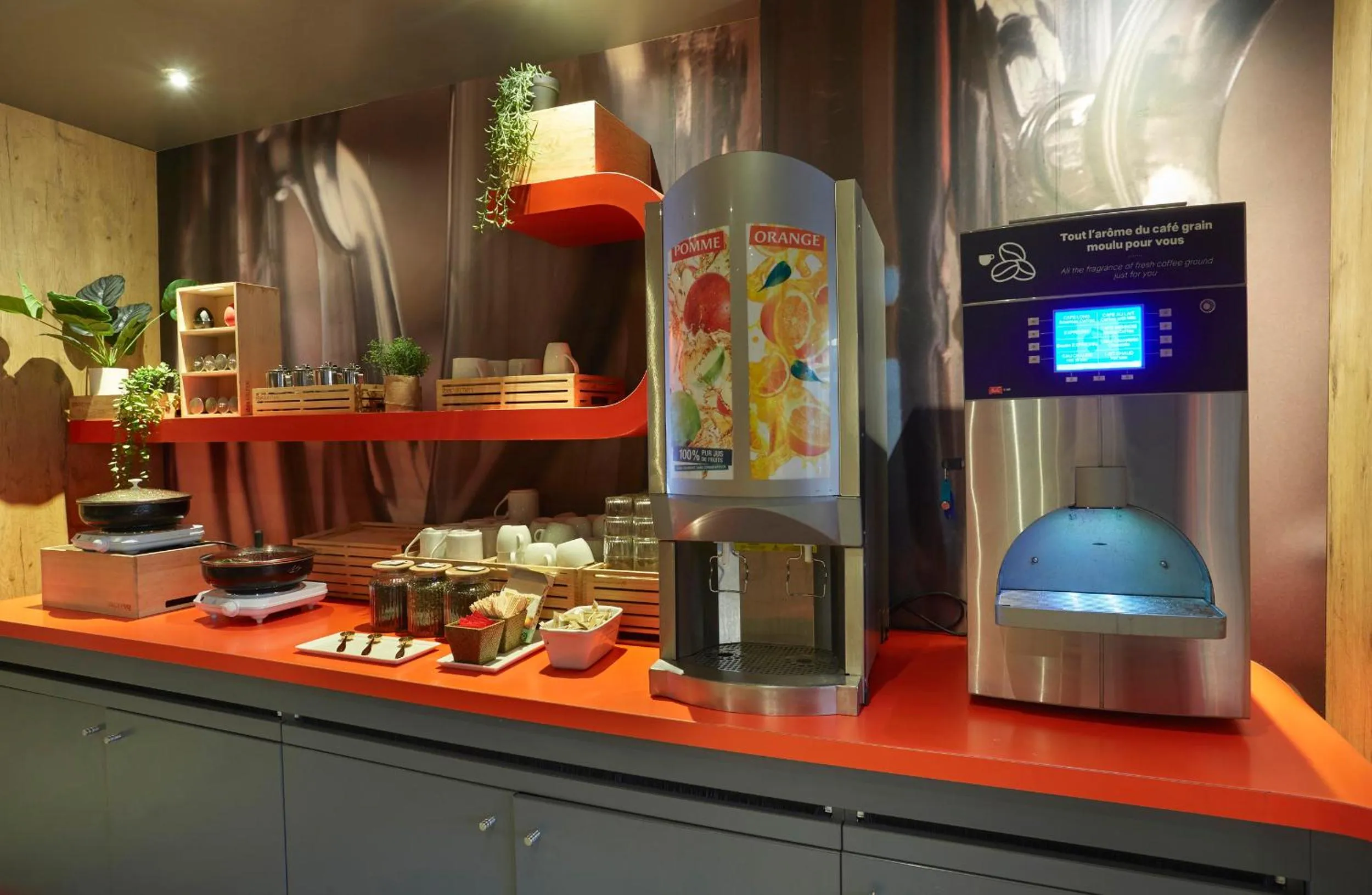 Coffee/tea facilities in ibis Lorient Centre Gare