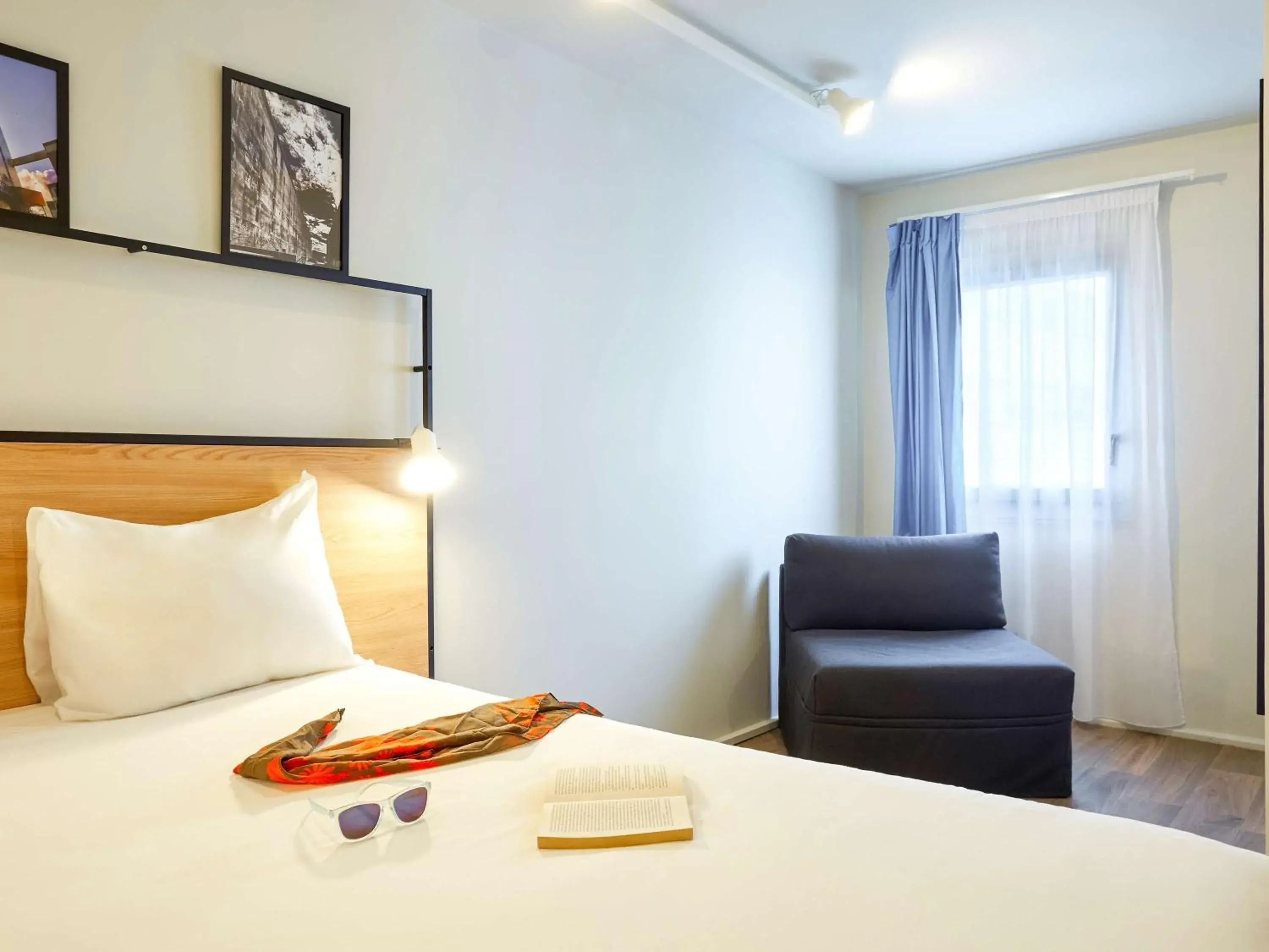 Bedroom, Bed in ibis Lorient Centre Gare Bedroom, Bed in ibis Lorient Centre Gare