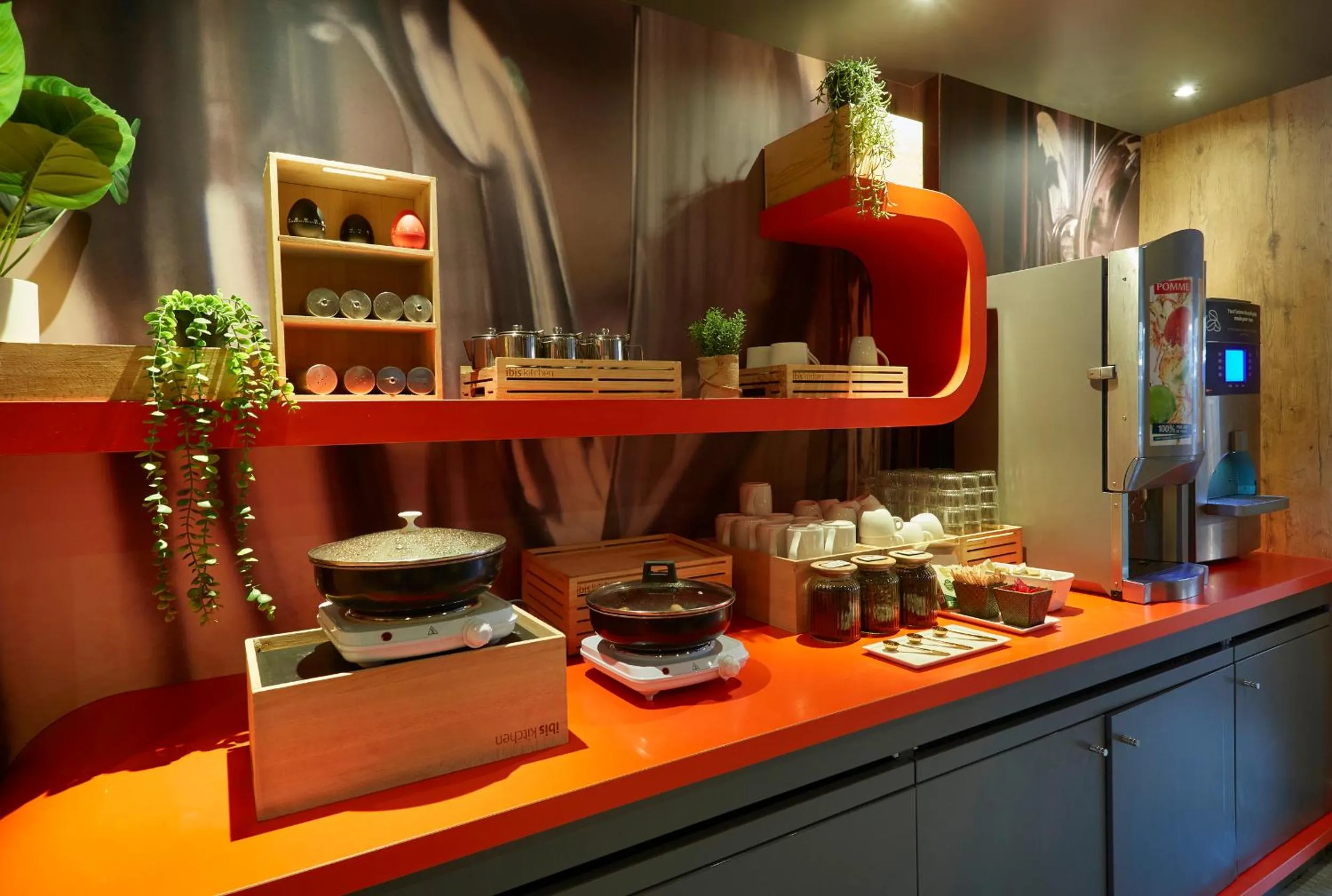 Food and drinks in ibis Lorient Centre Gare