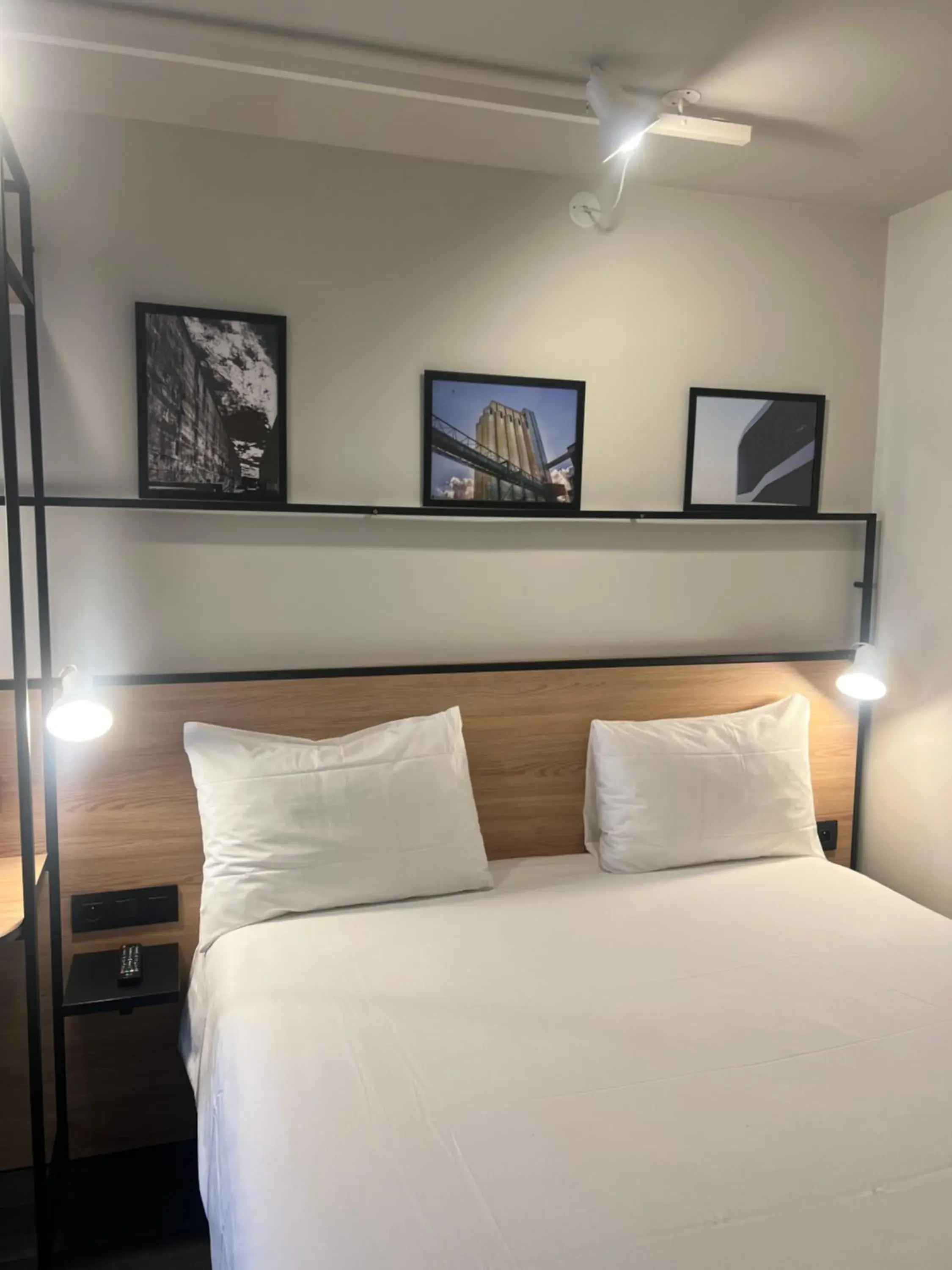 Bed in ibis Lorient Centre Gare Bed in ibis Lorient Centre Gare