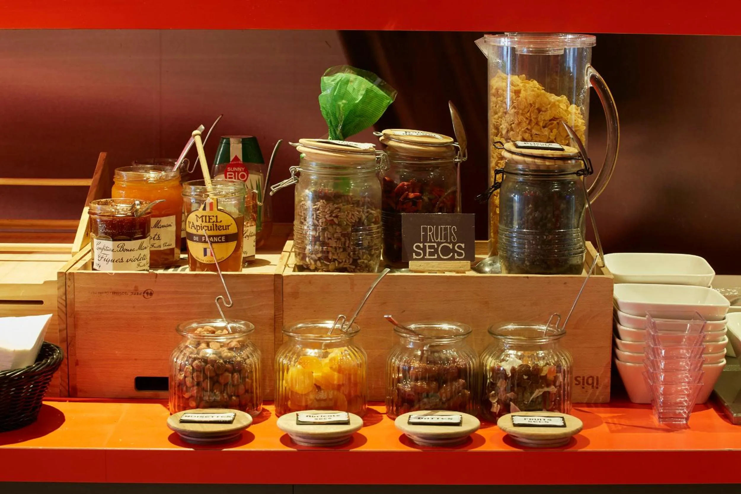 Kitchen or kitchenette in ibis Lorient Centre Gare