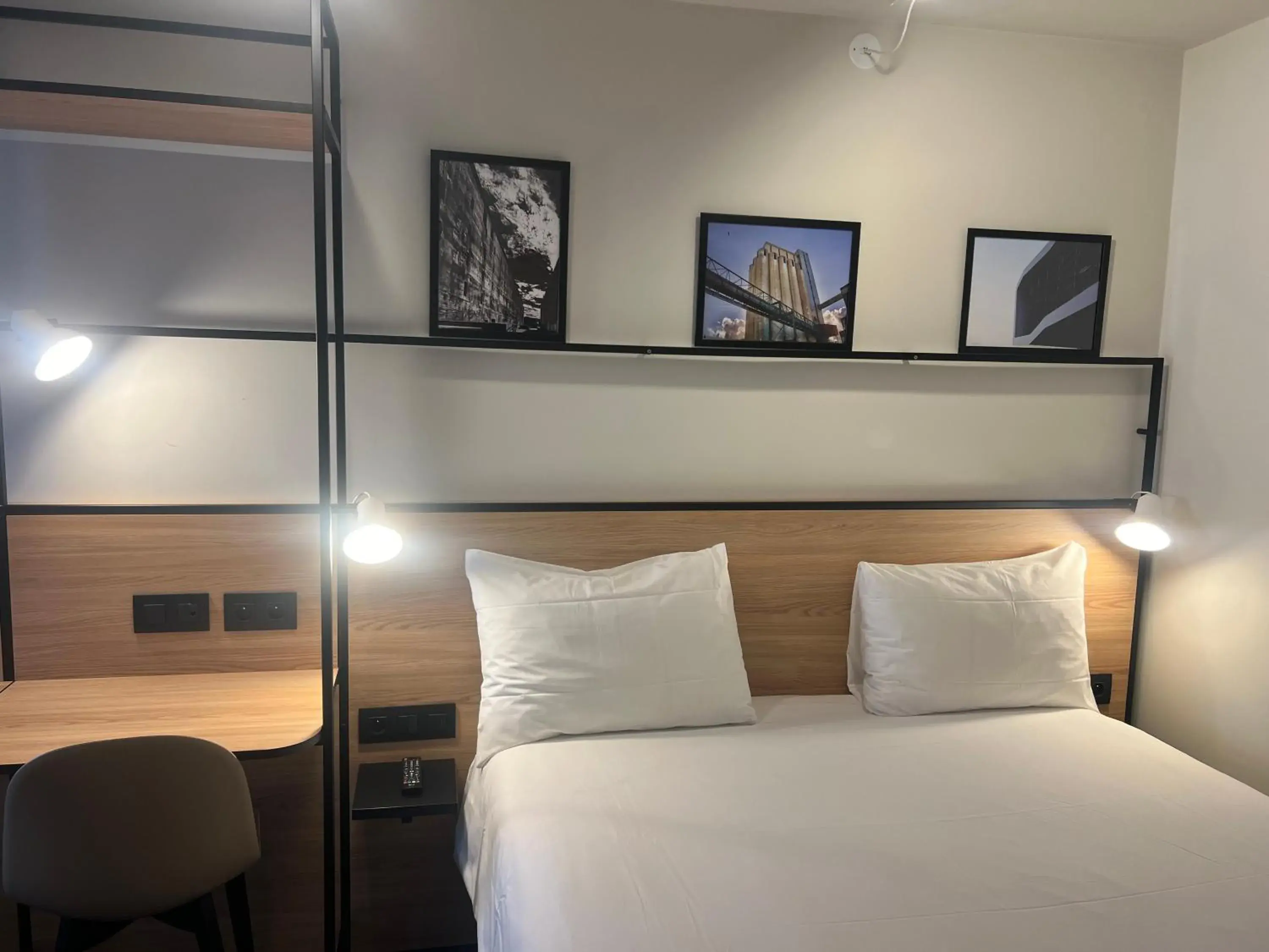Bed in ibis Lorient Centre Gare Bed in ibis Lorient Centre Gare
