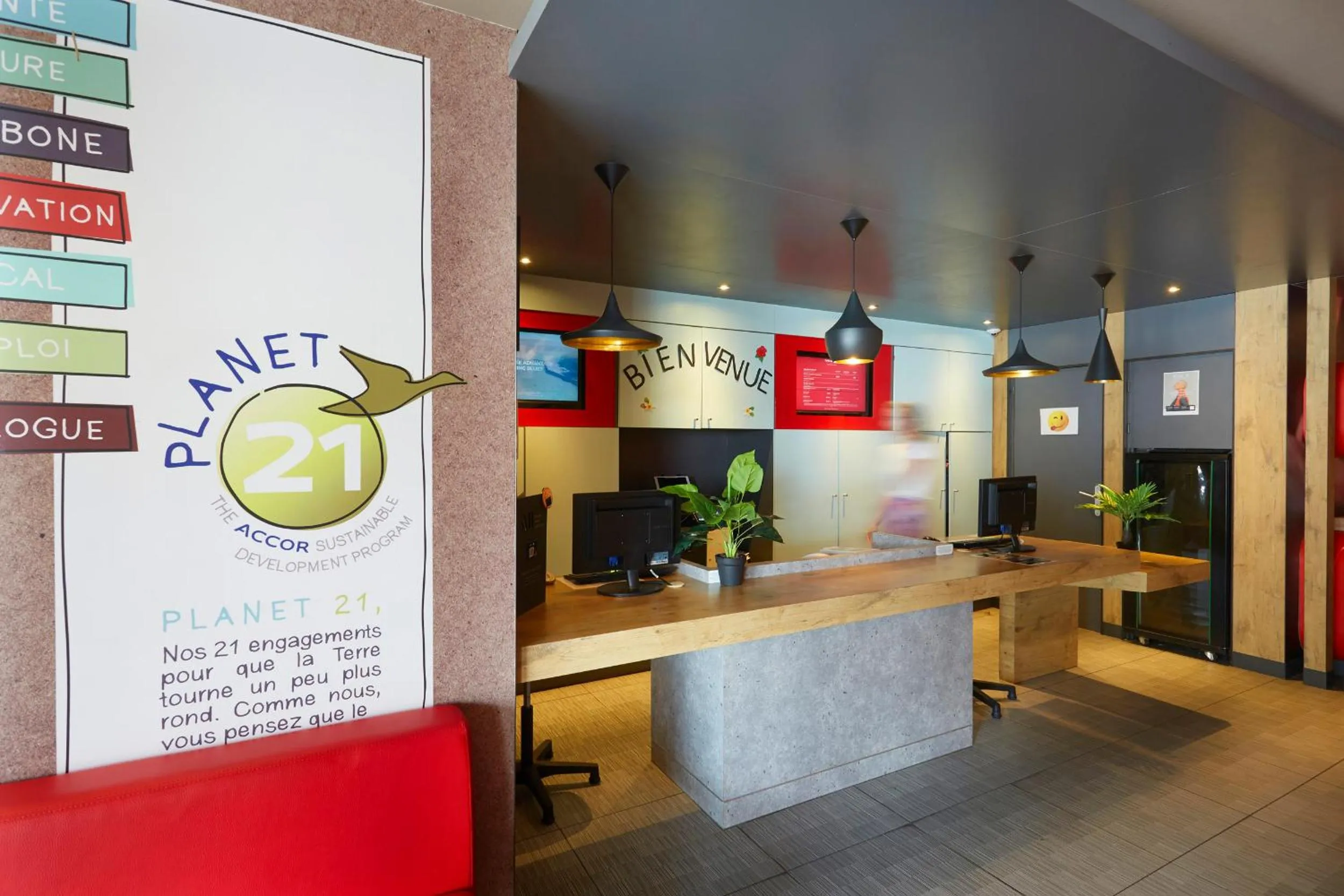 Property logo or sign in ibis Lorient Centre Gare