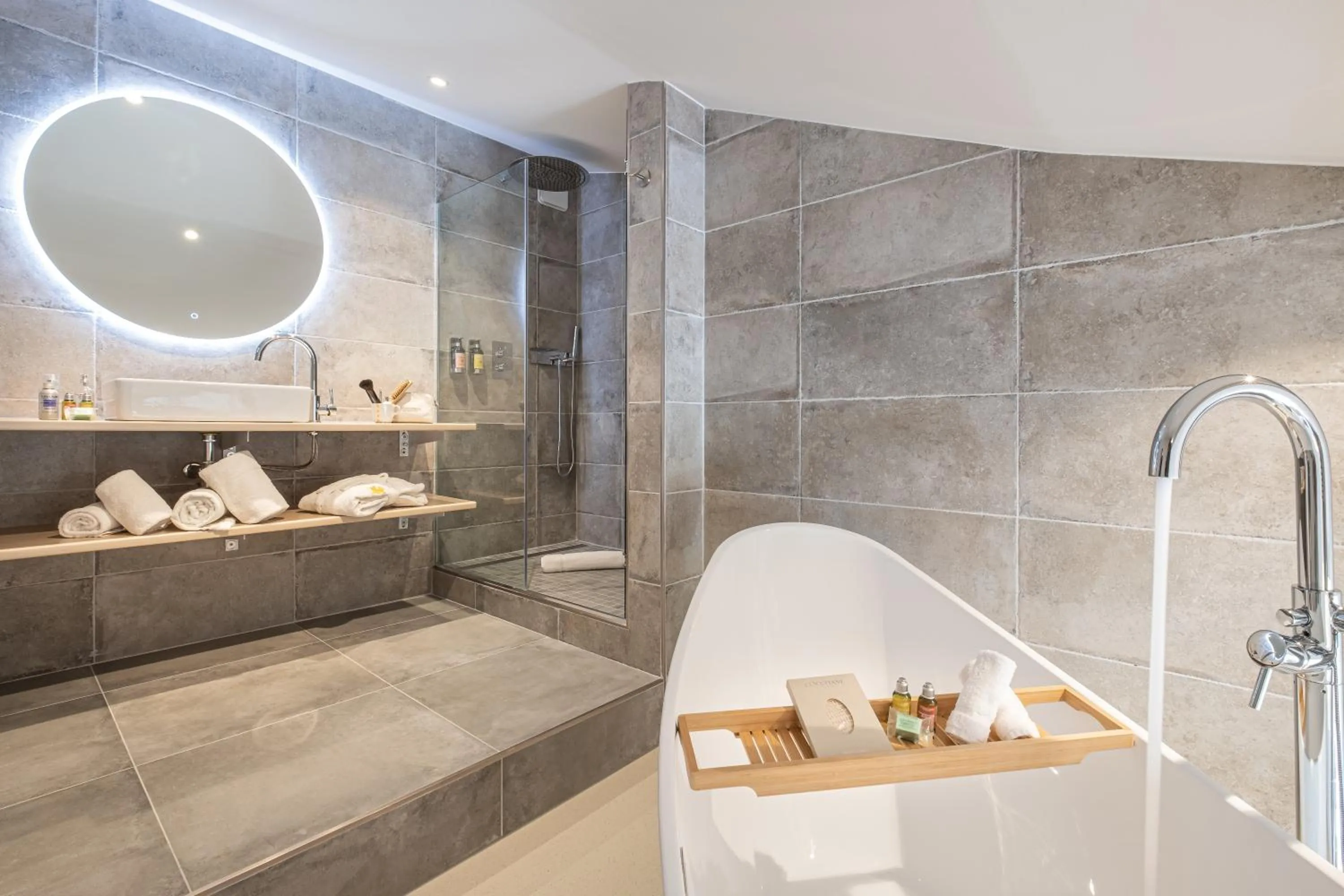 Shower in Hotel & Spa des Gorges du Verdon
