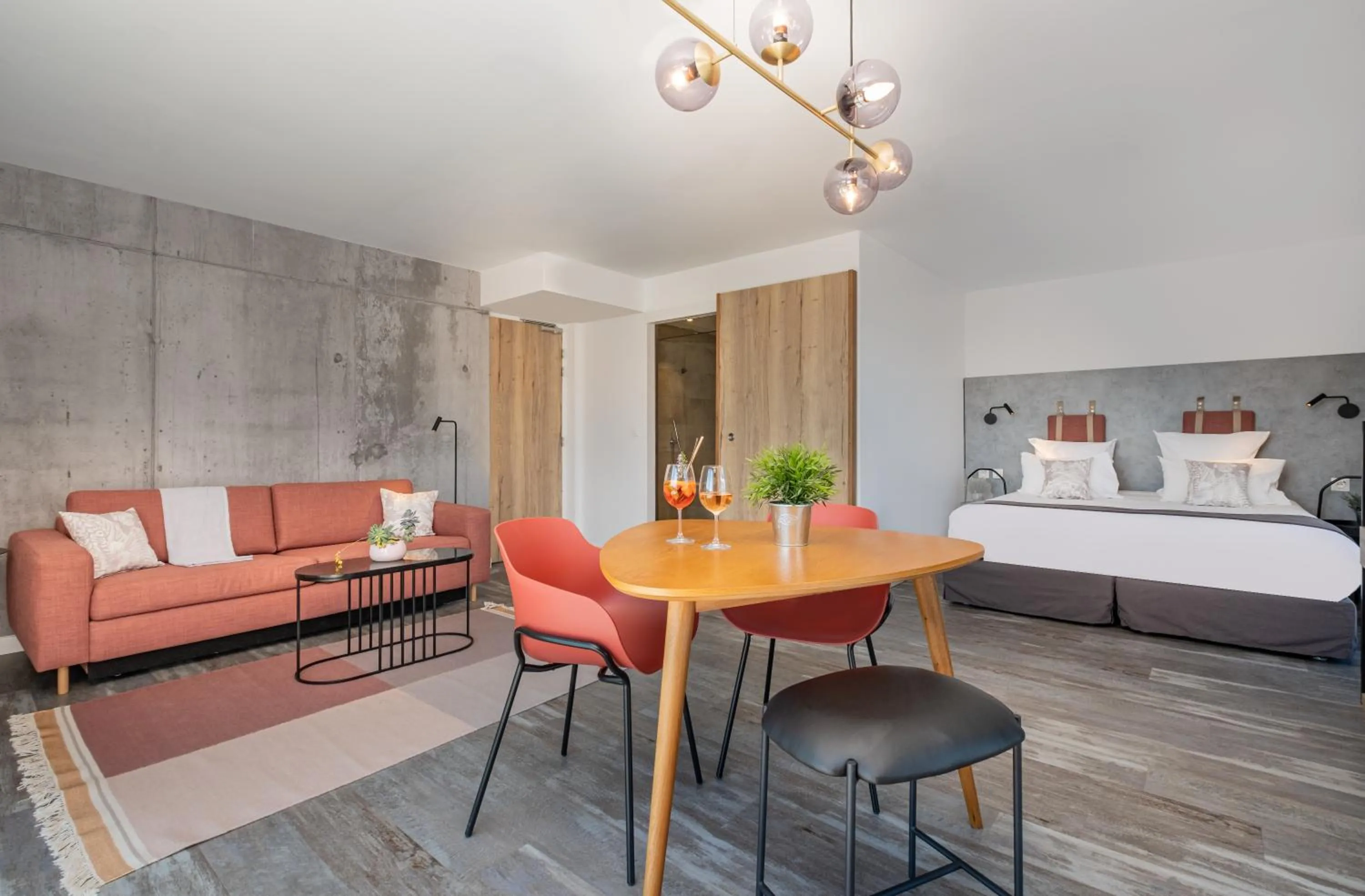 People, Bed in Hotel & Spa des Gorges du Verdon