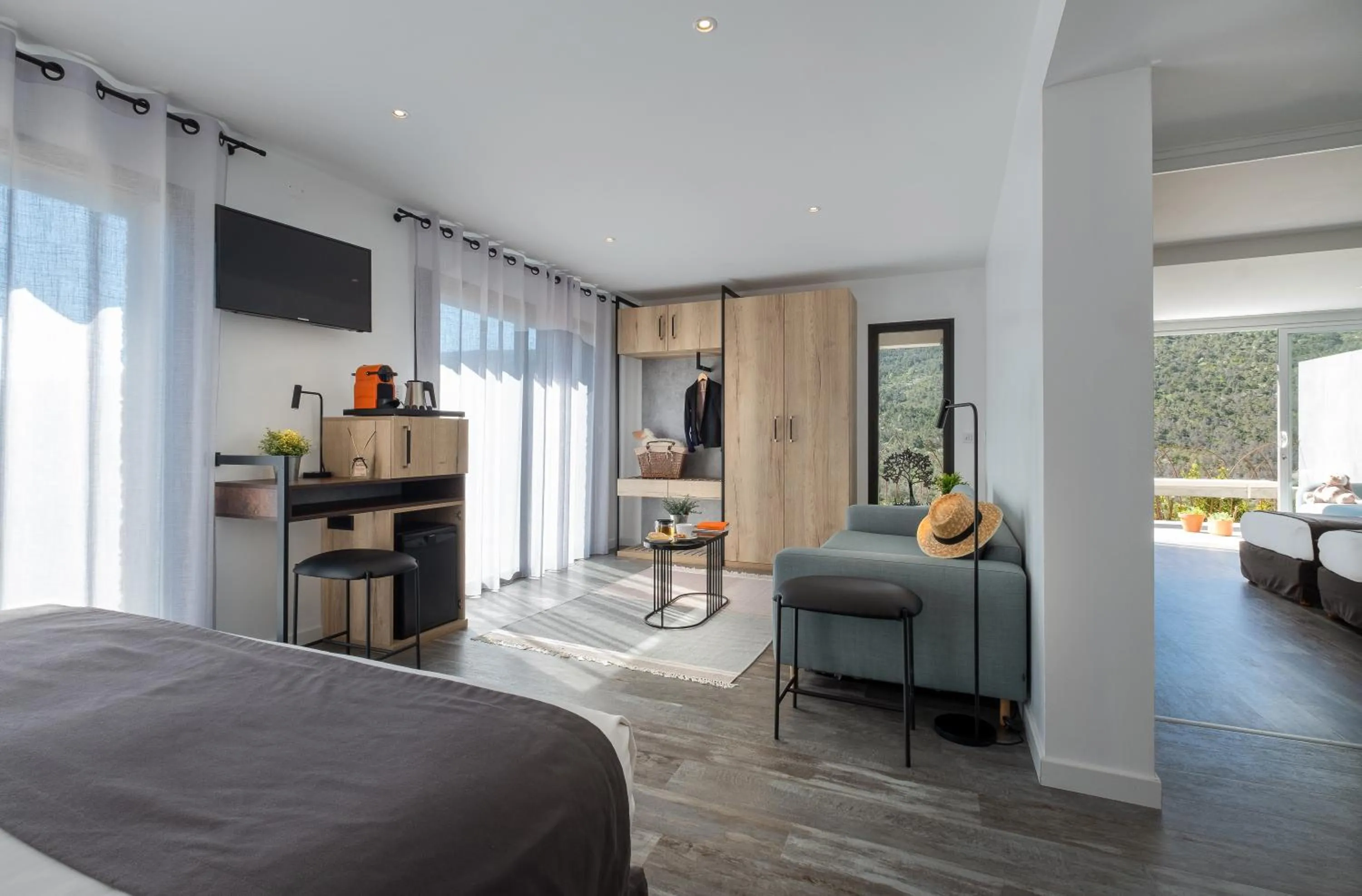 Patio, Bed in Hotel & Spa des Gorges du Verdon