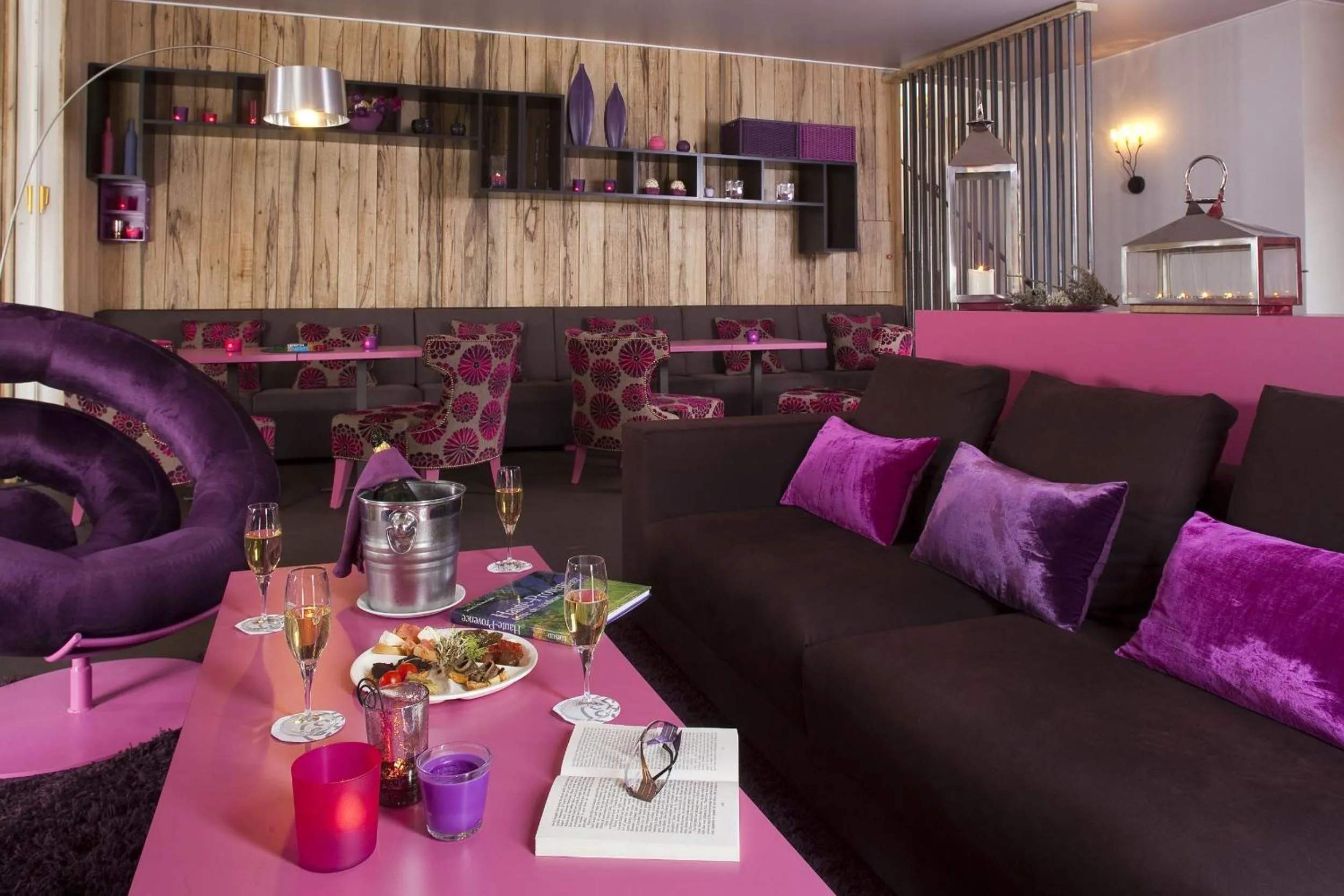 Lounge or bar in Hotel & Spa des Gorges du Verdon