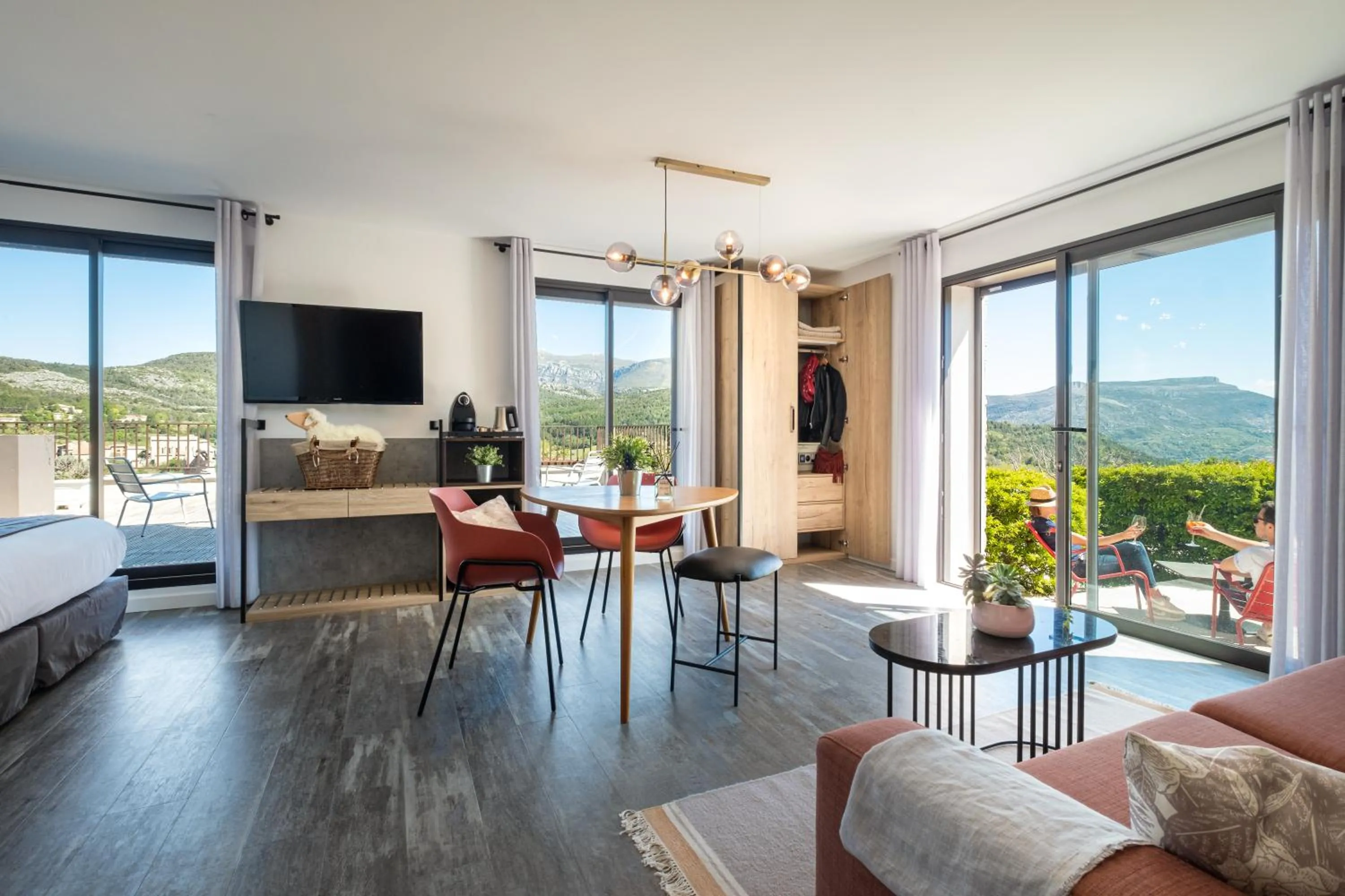 People in Hotel & Spa des Gorges du Verdon