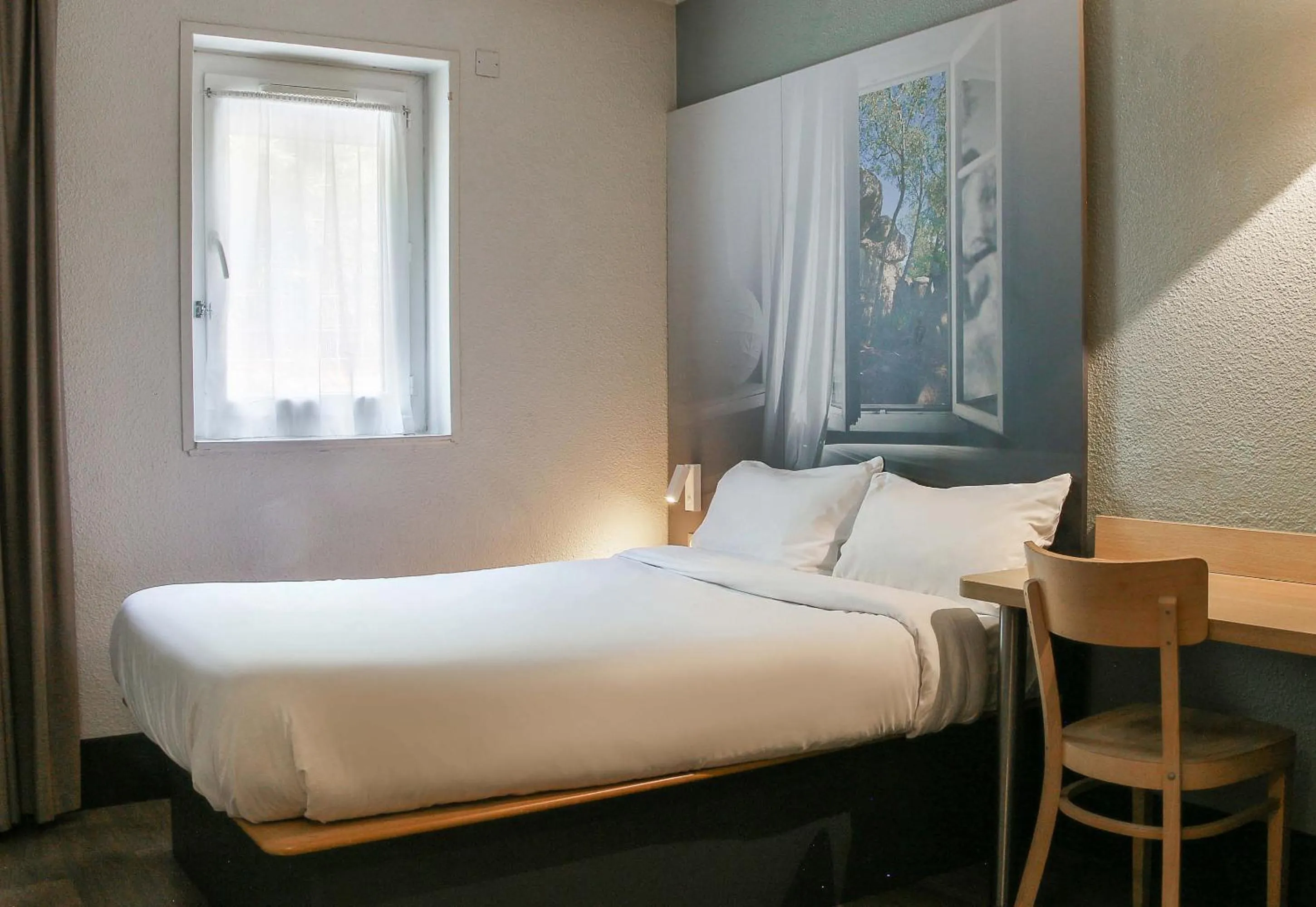 Bedroom, Bed in B&B HOTEL Marseille Estaque