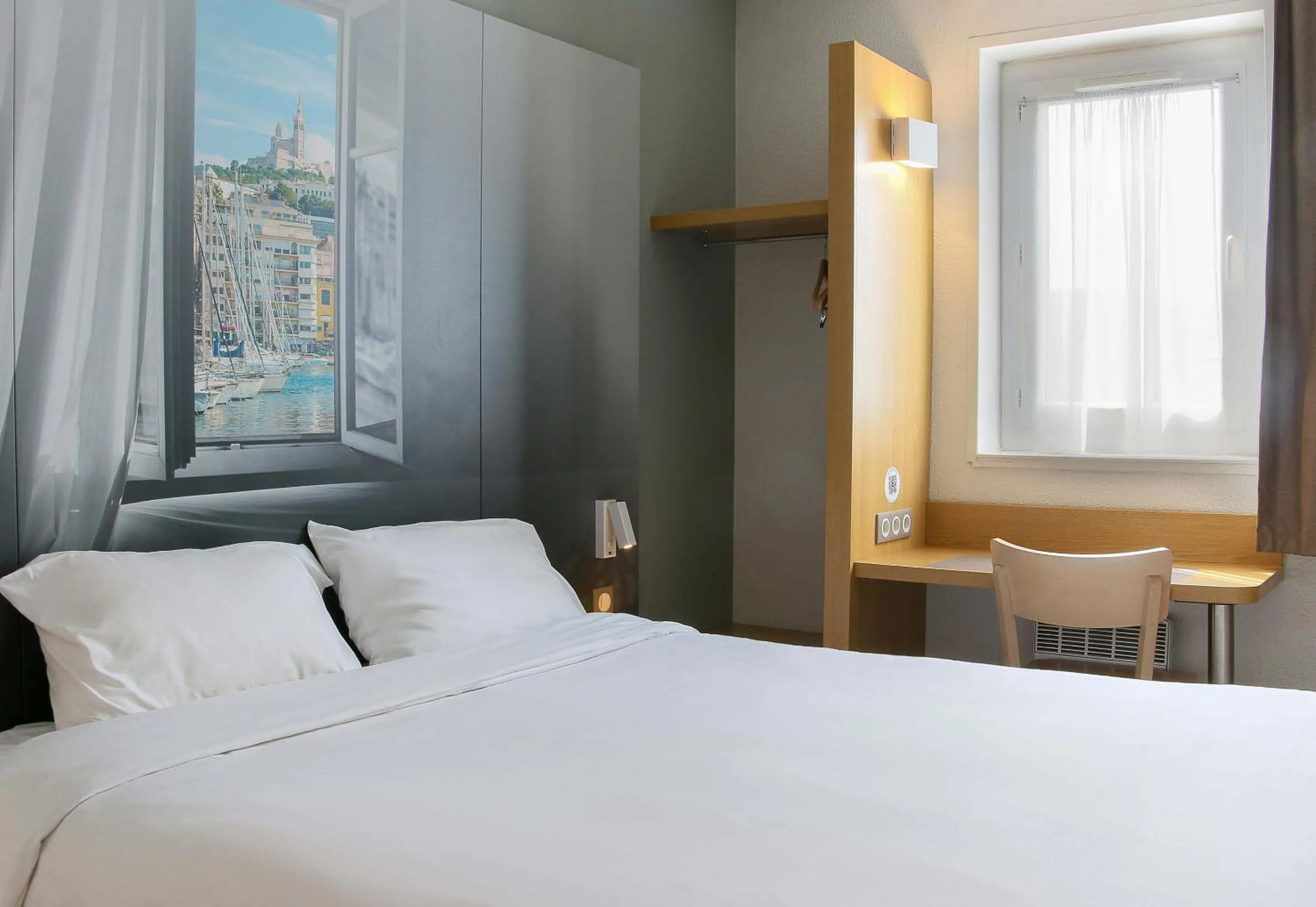 Bedroom, Bed in B&B HOTEL Marseille Estaque