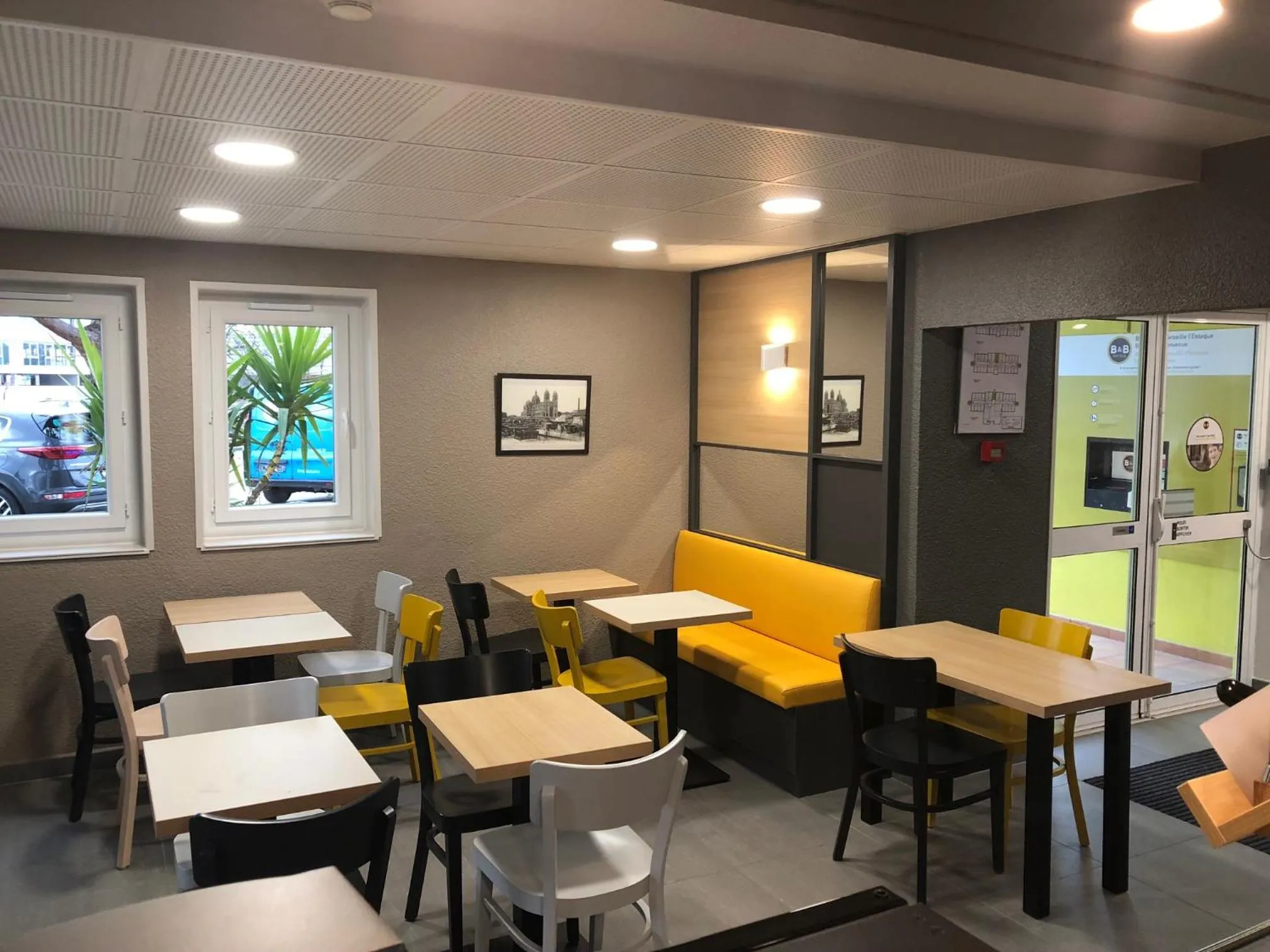 Buffet breakfast in B&B HOTEL Marseille Estaque