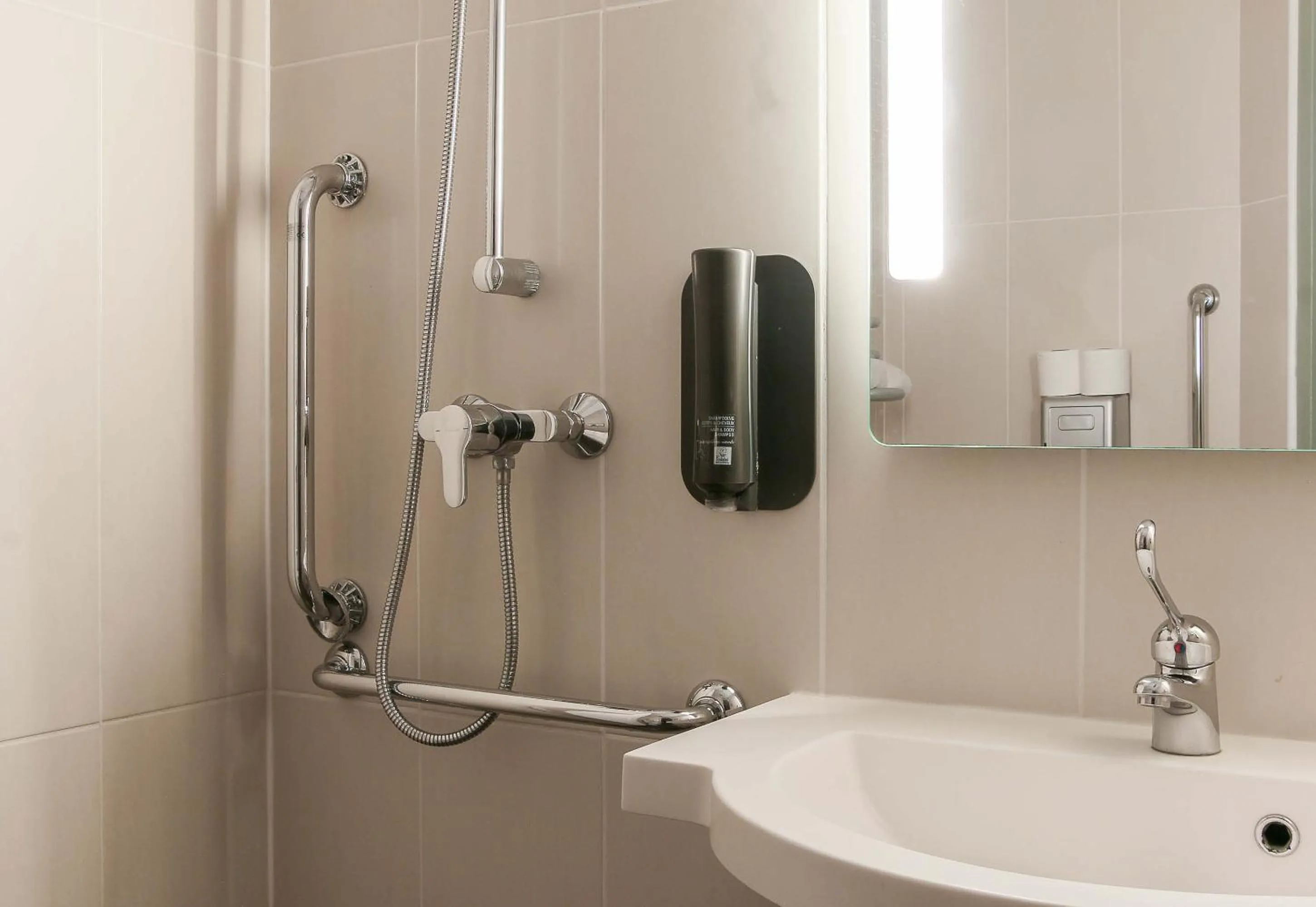 Bathroom in B&B HOTEL Marseille Estaque