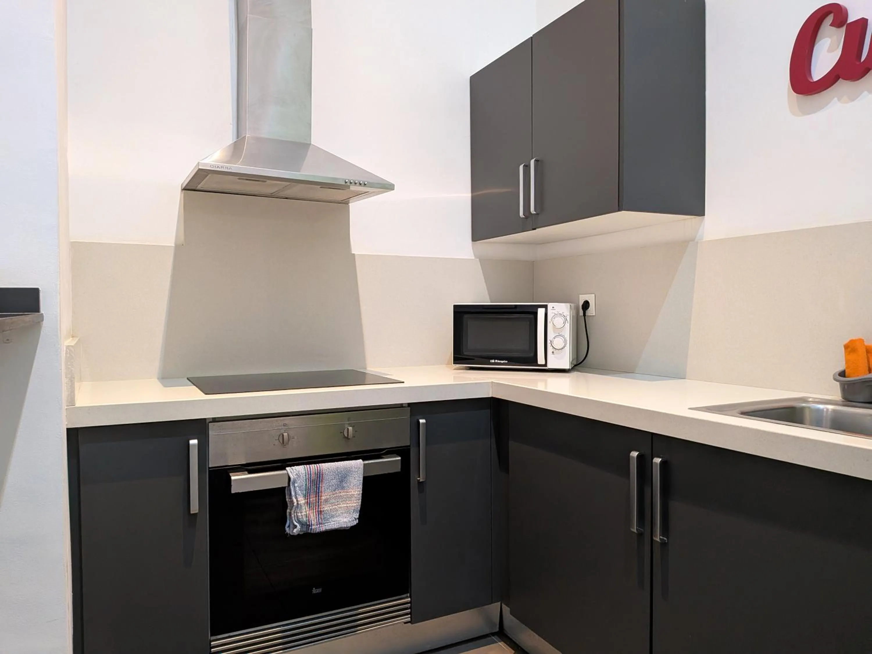 microwave in Flats Friends Soho Suites