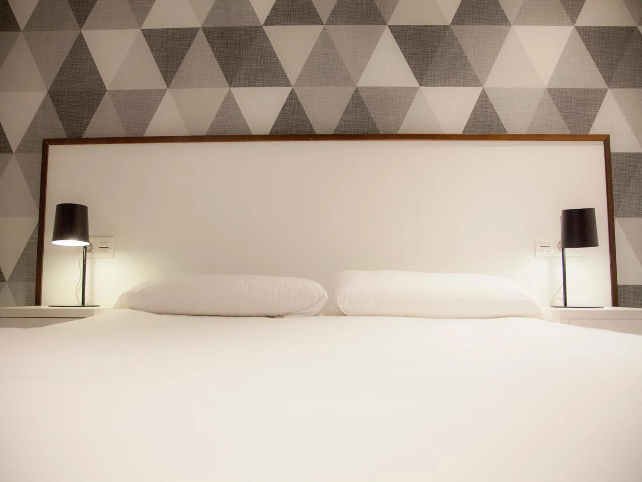 Bedroom, Bed in Flats Friends Soho Suites