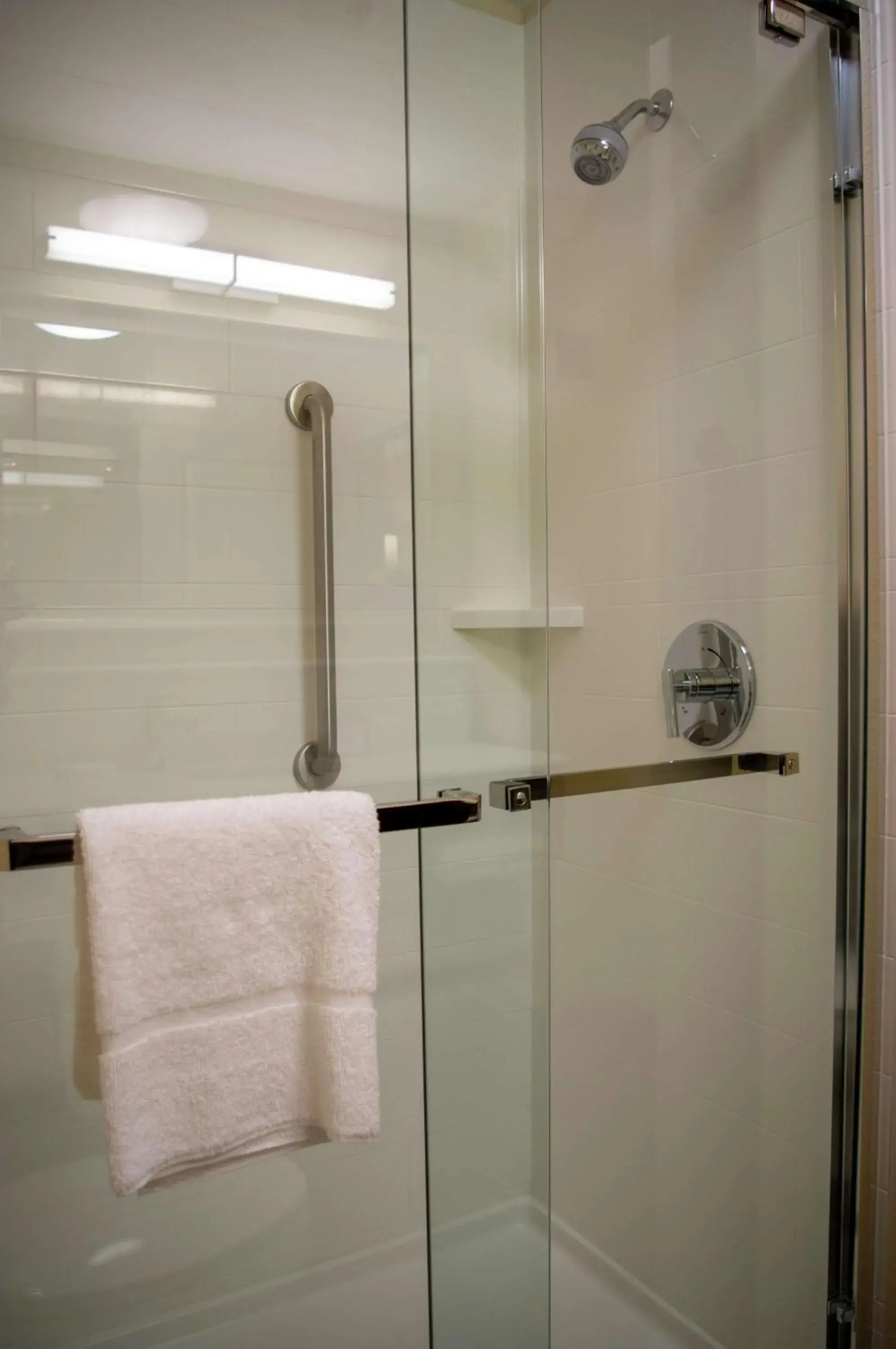 Bathroom in Hampton Inn St. Louis-Chesterfield Bathroom in Hampton Inn St. Louis-Chesterfield