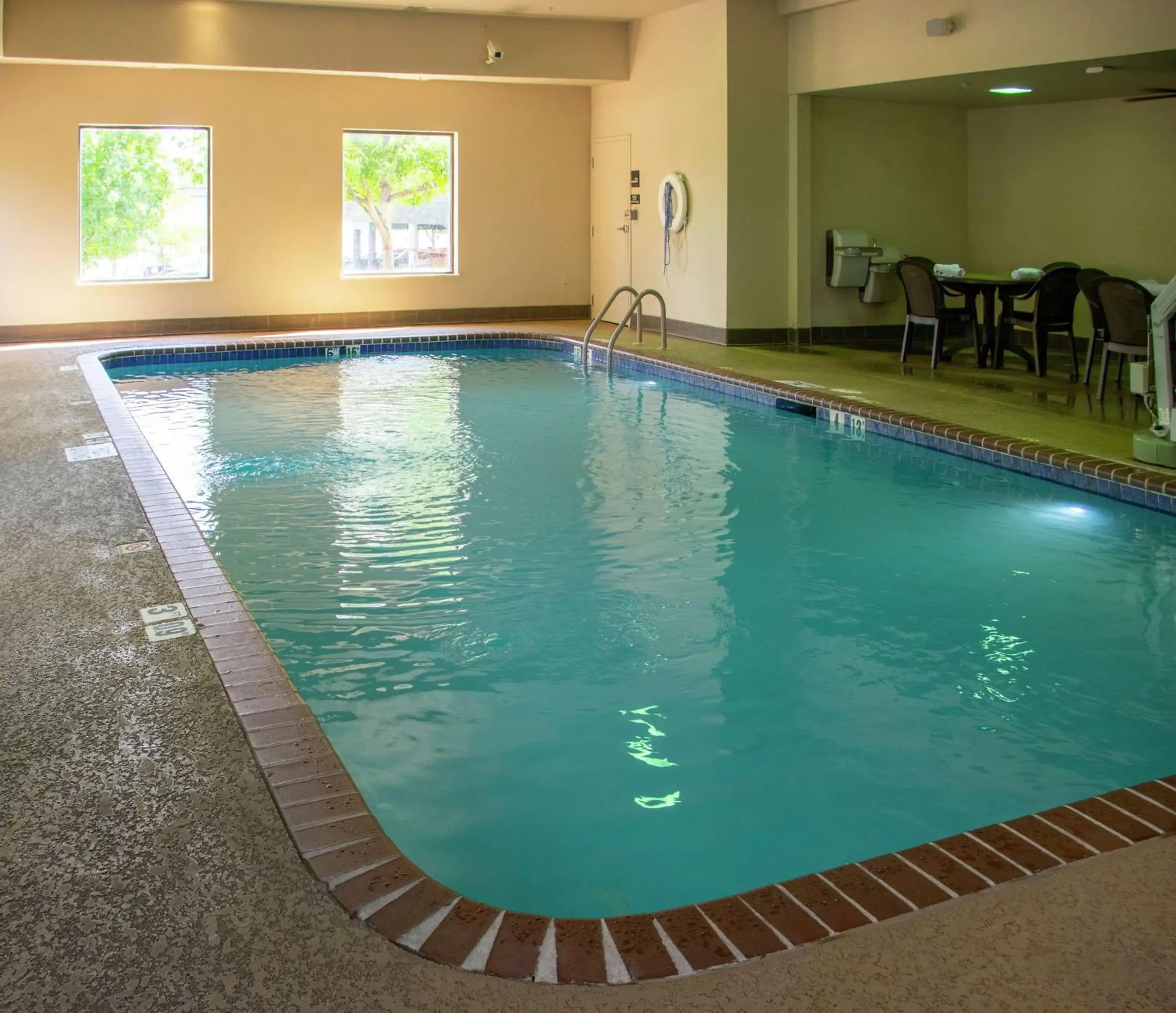 Swimming pool in Hampton Inn St. Louis-Chesterfield Swimming pool in Hampton Inn St. Louis-Chesterfield