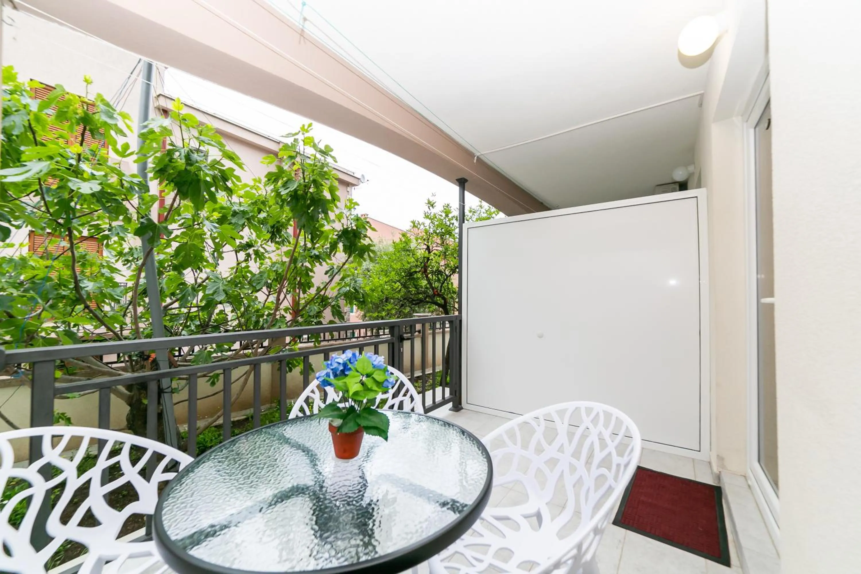 Apartment with Terrace in Milara Apartments