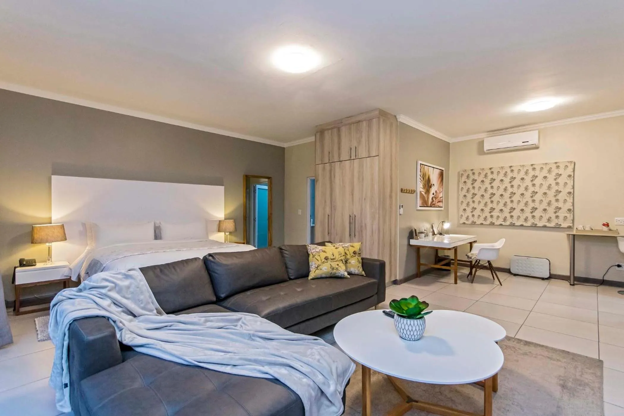 Bed in Dunton Guest House