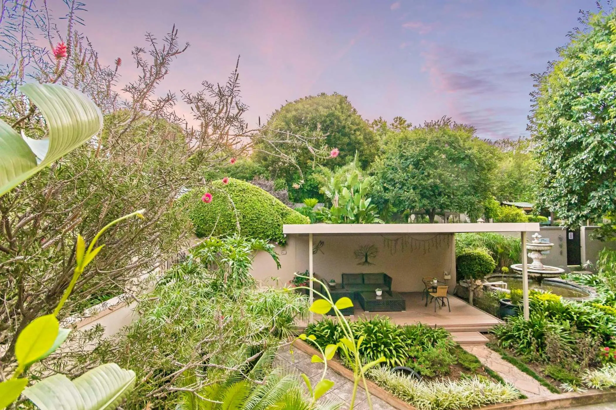 Garden in Dunton Guest House