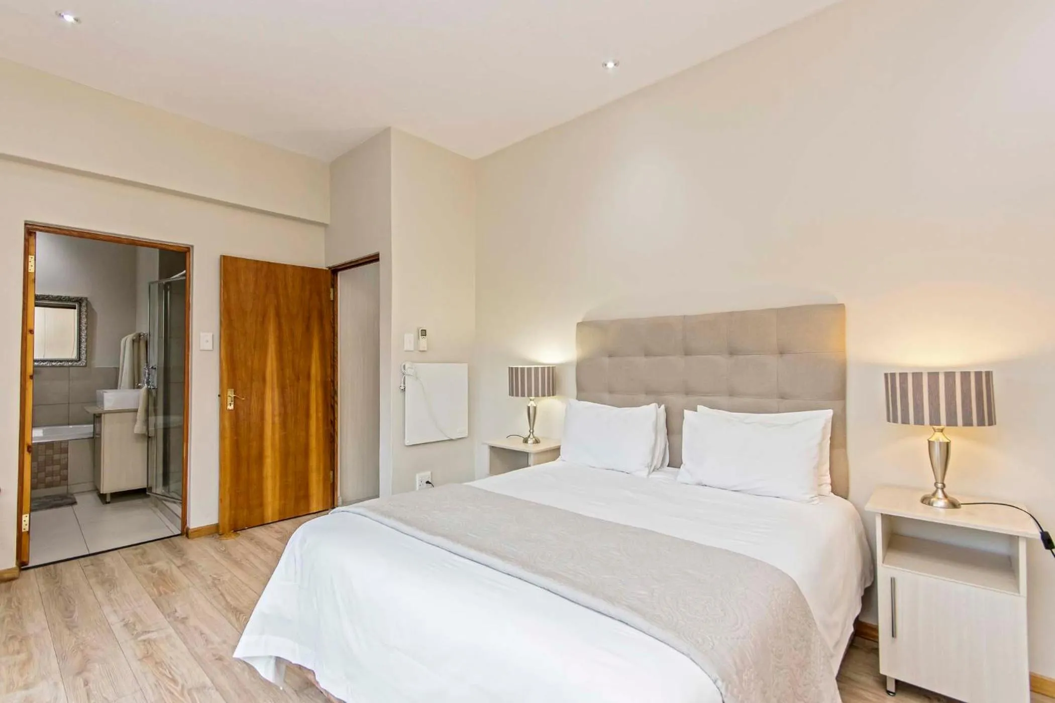 Bed in Dunton Guest House