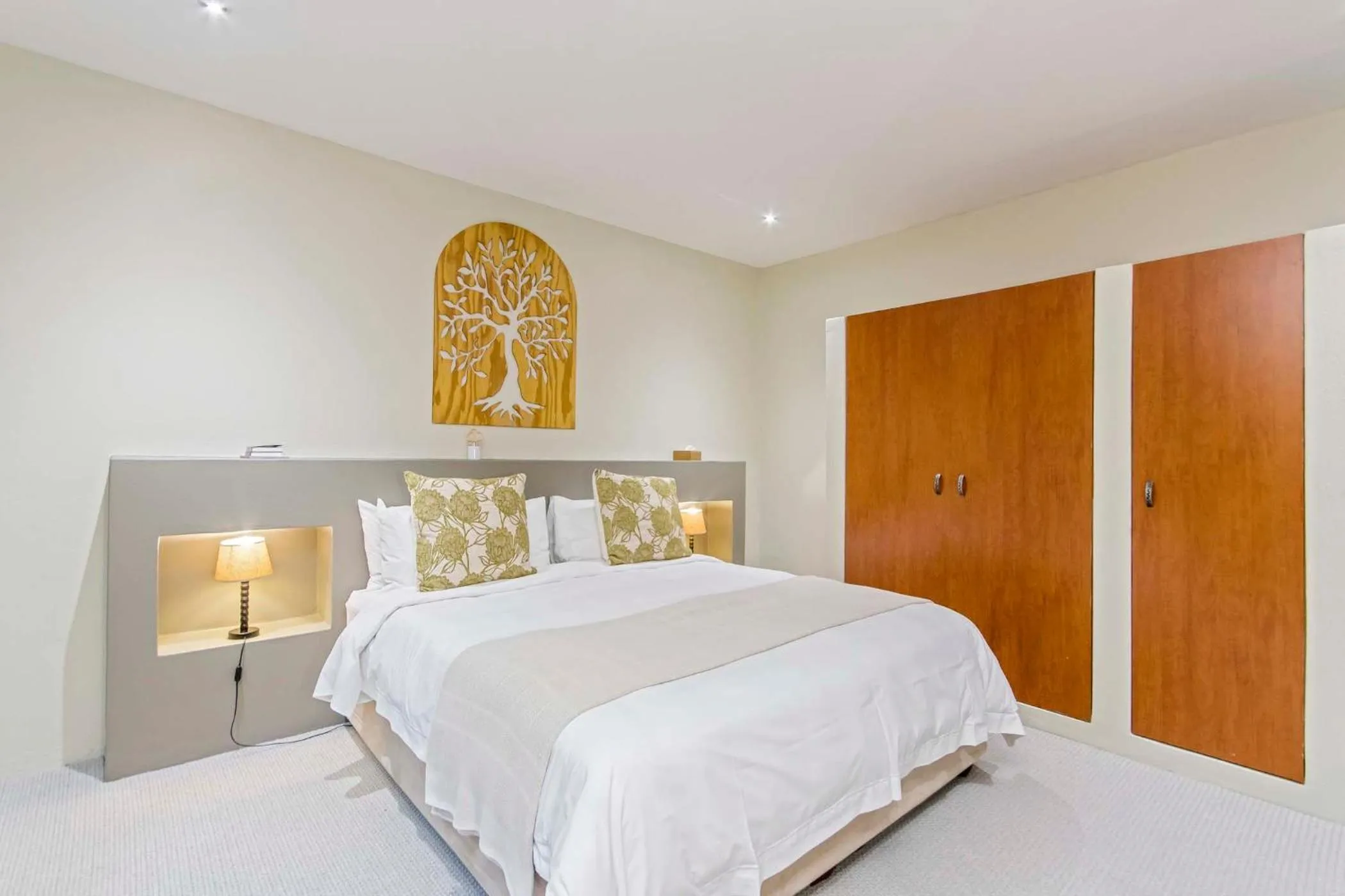 Bed in Dunton Guest House