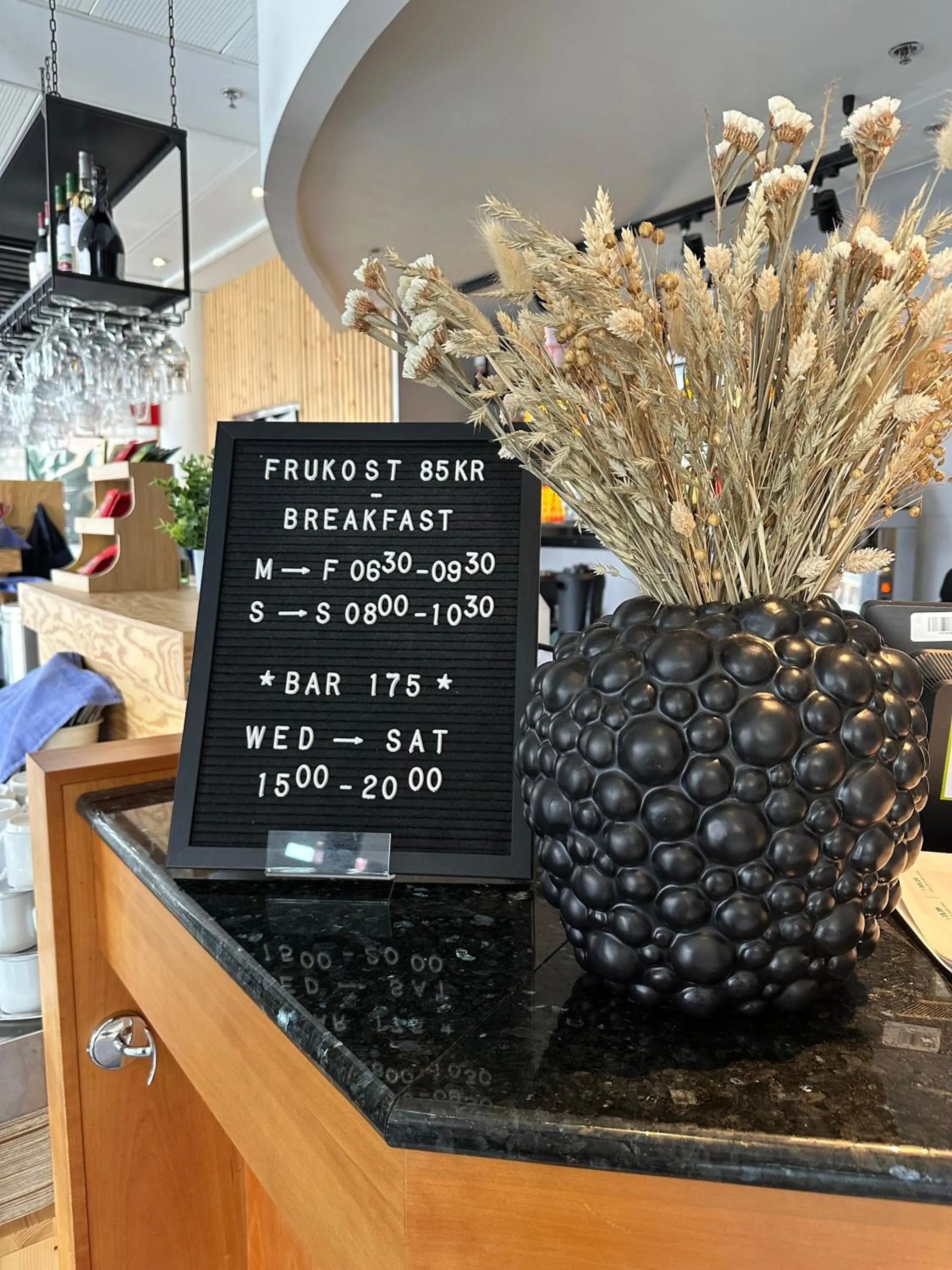 Restaurant/places to eat in 2Home Hotel Apartments