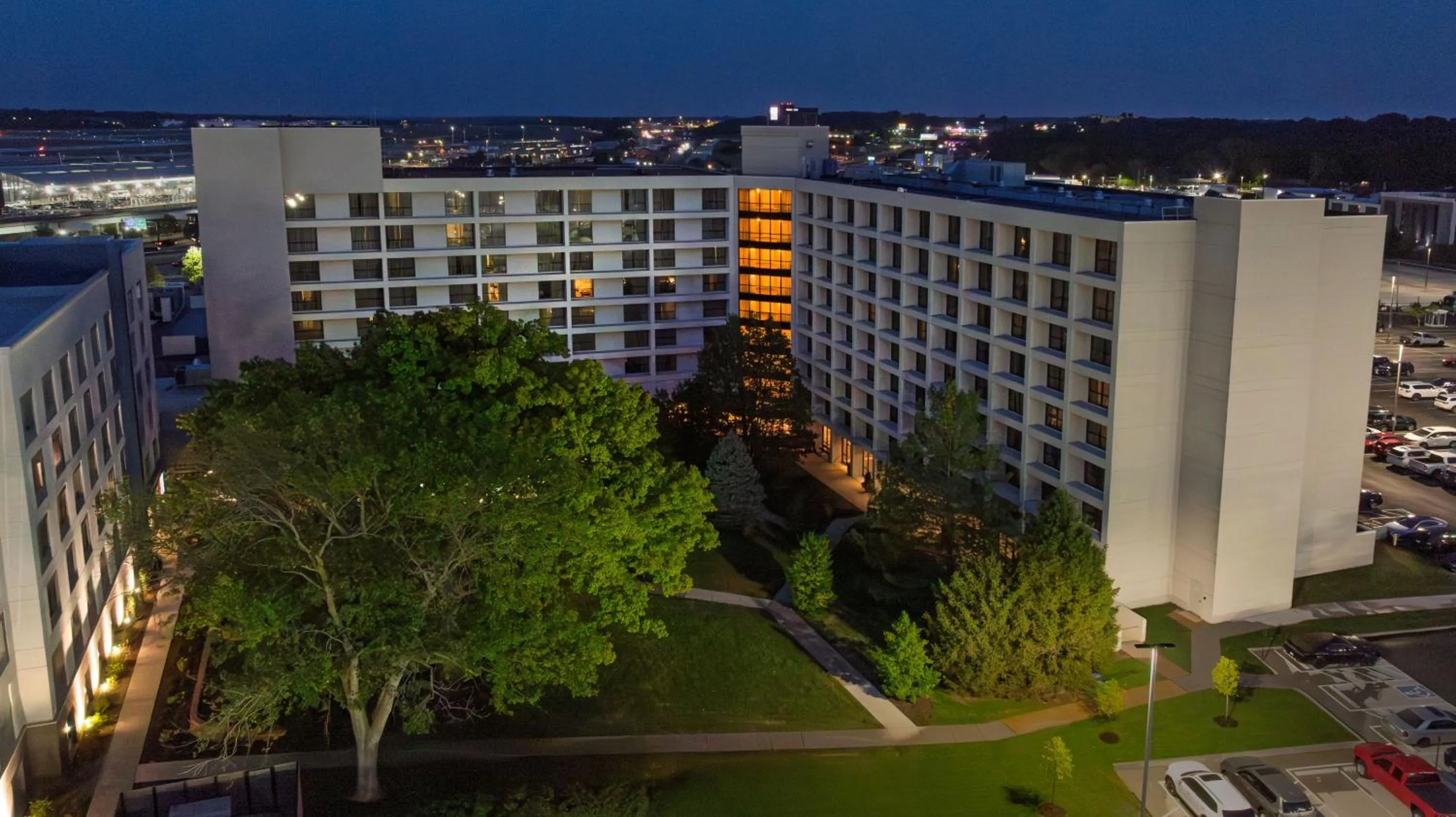 Property building in Hilton St. Louis Airport