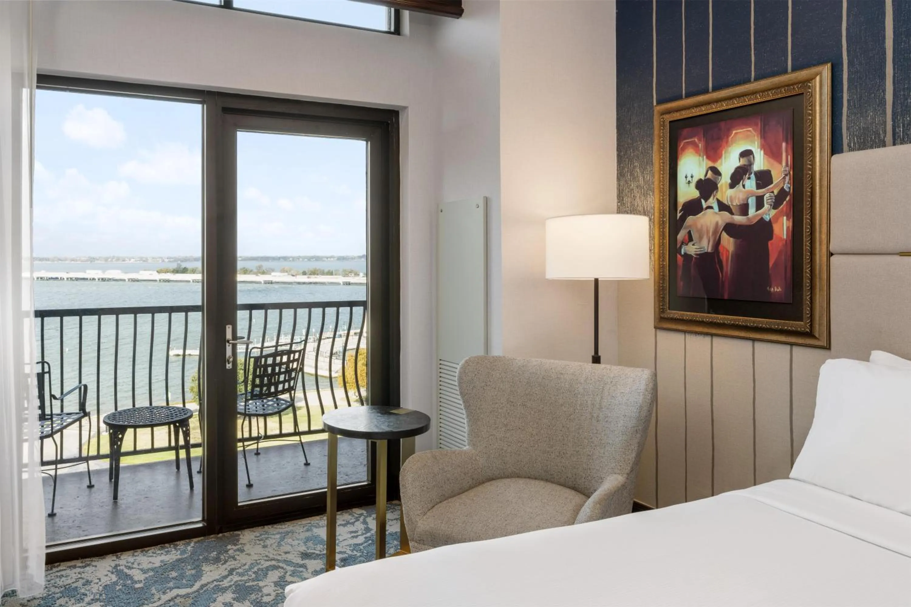 Bed in Hilton Dallas/Rockwall Lakefront Hotel