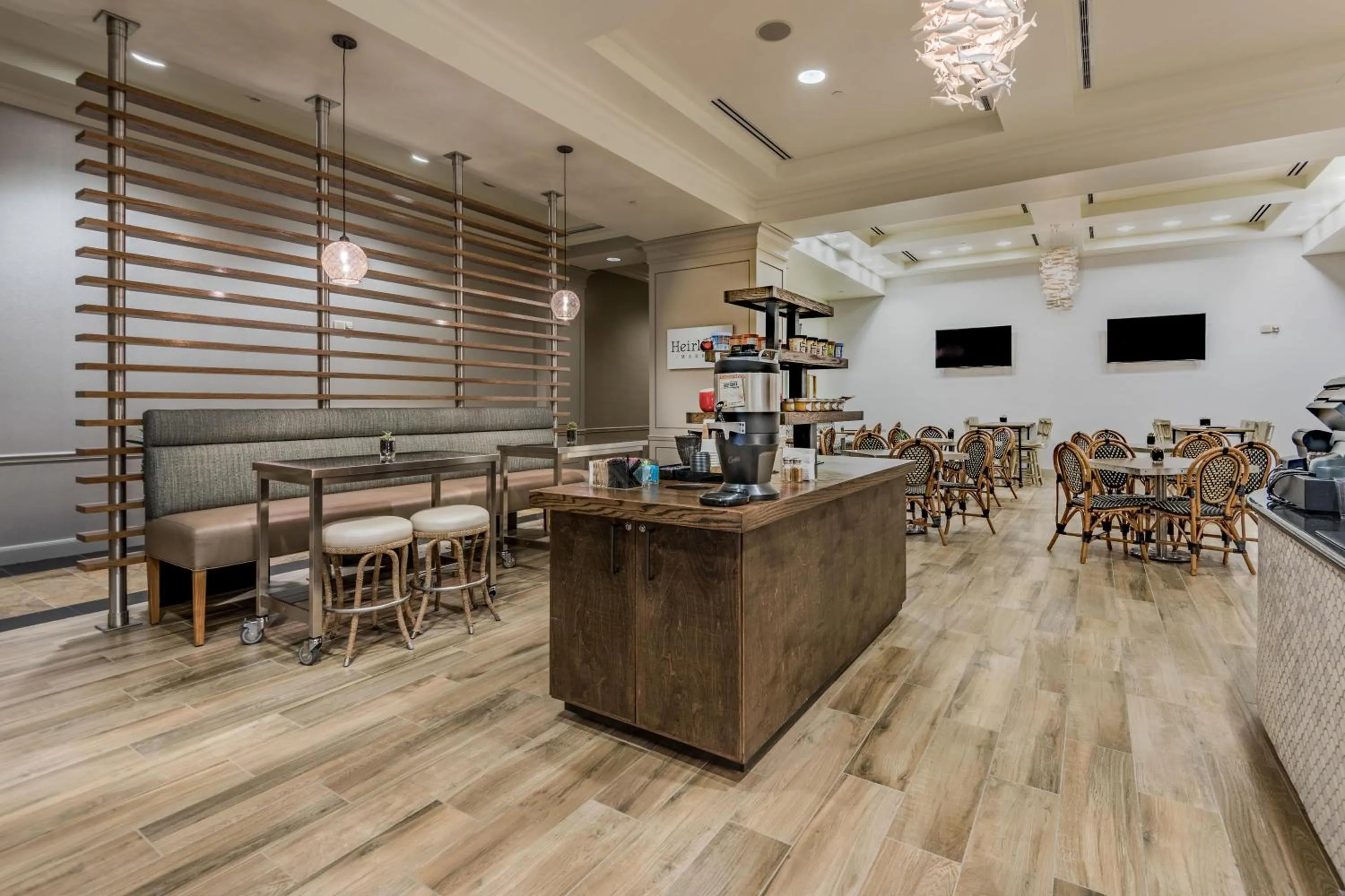 Restaurant/places to eat in Hilton Dallas/Rockwall Lakefront Hotel