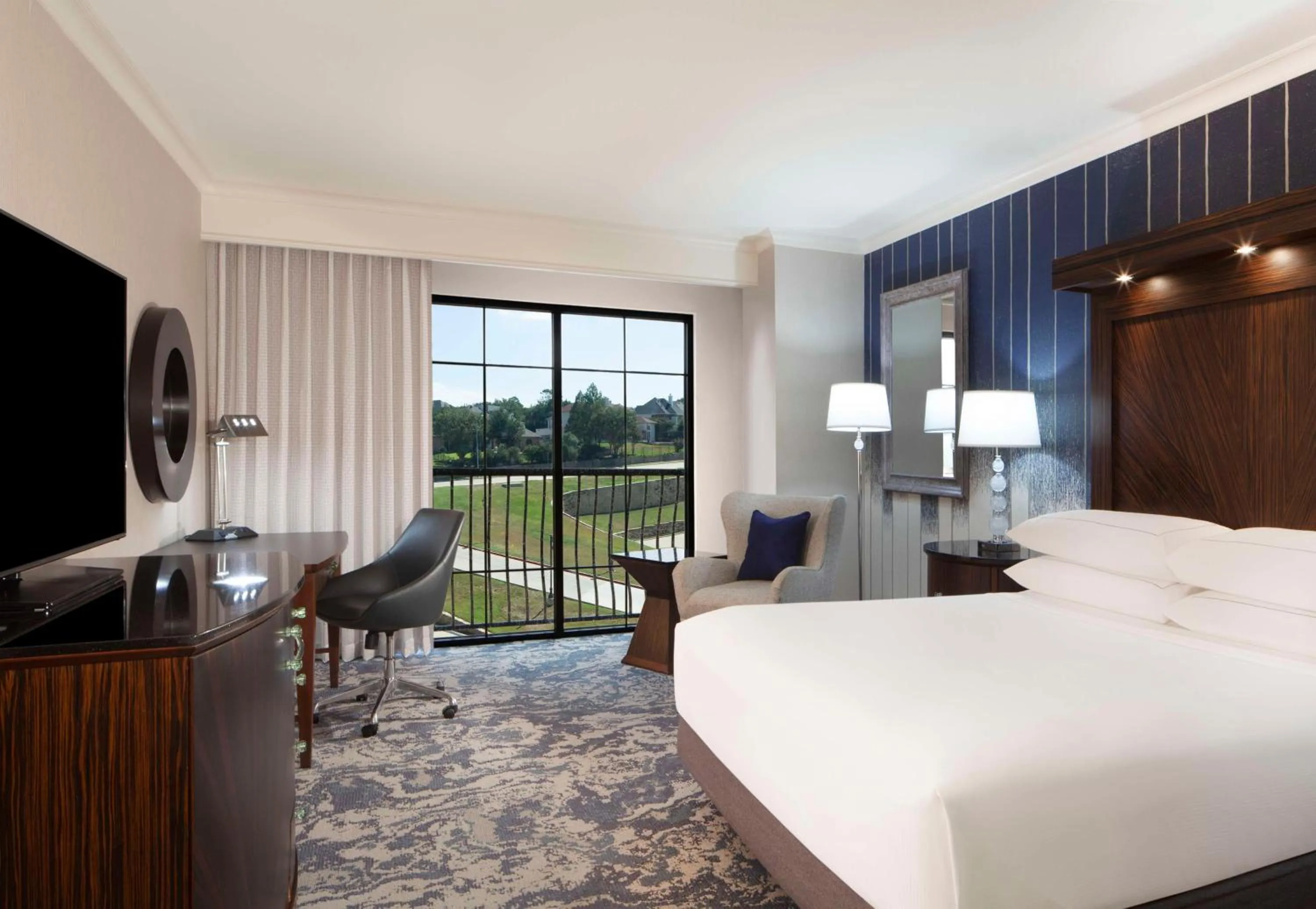 King Room in Hilton Dallas/Rockwall Lakefront Hotel