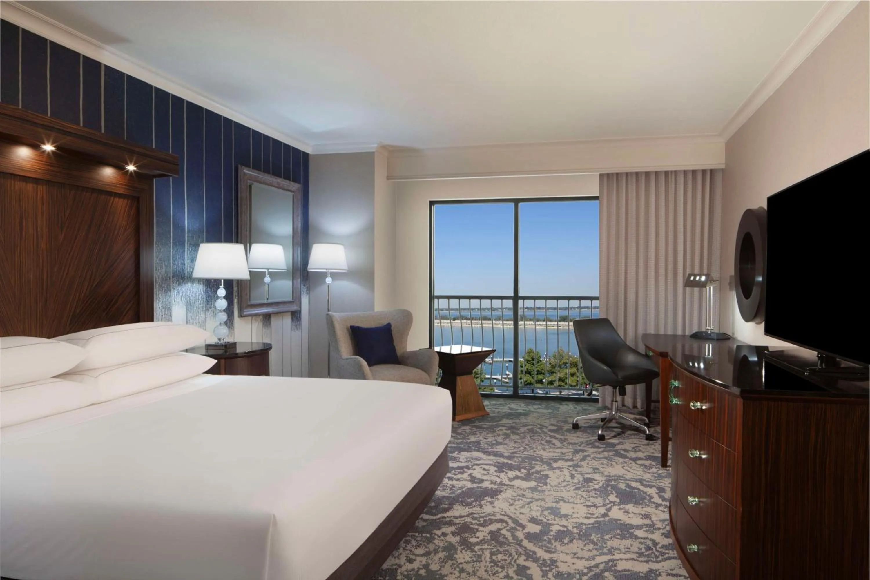 King Room with Resort View in Hilton Dallas/Rockwall Lakefront Hotel