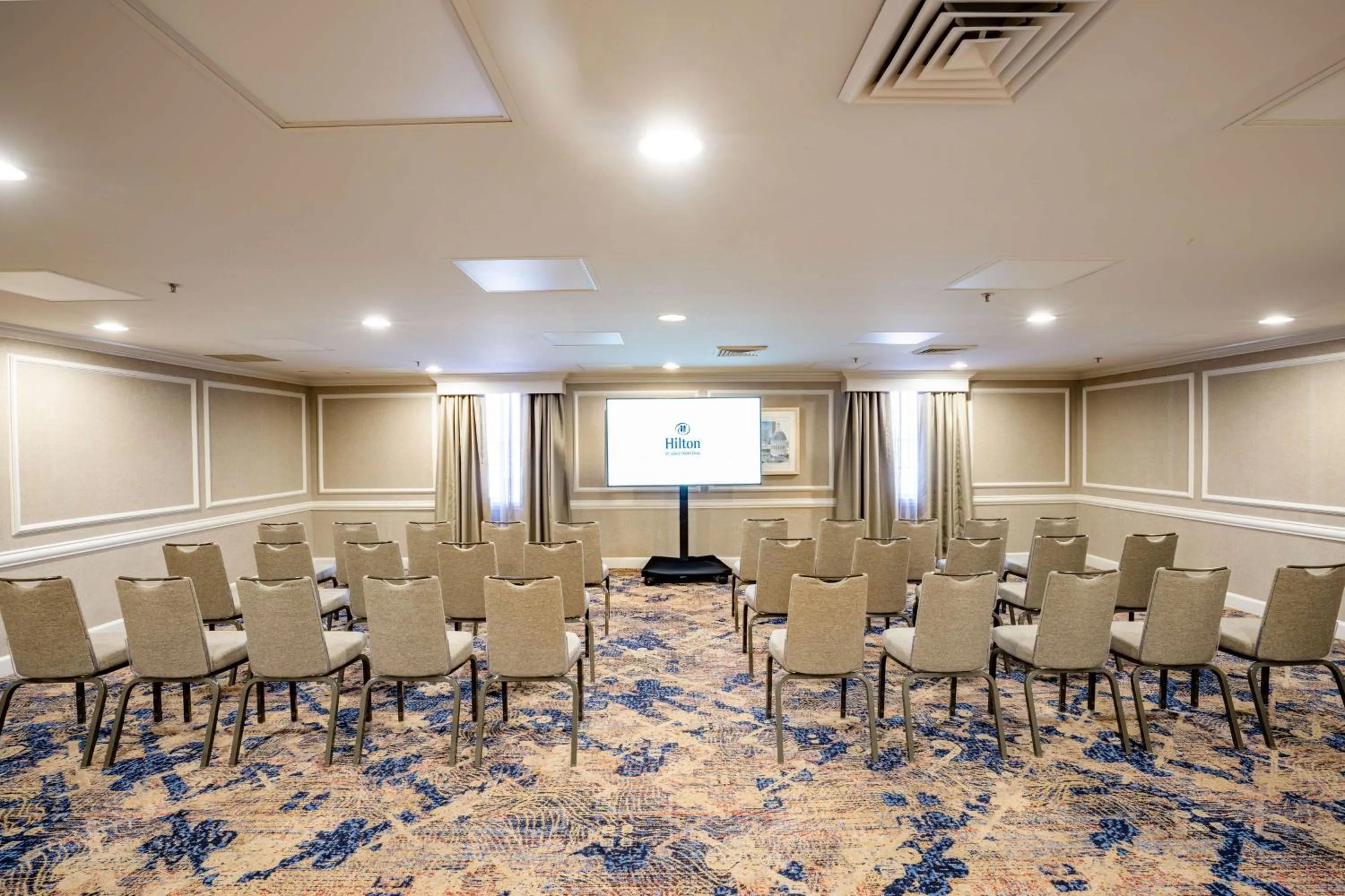Meeting/conference room in Hilton St. Louis Frontenac