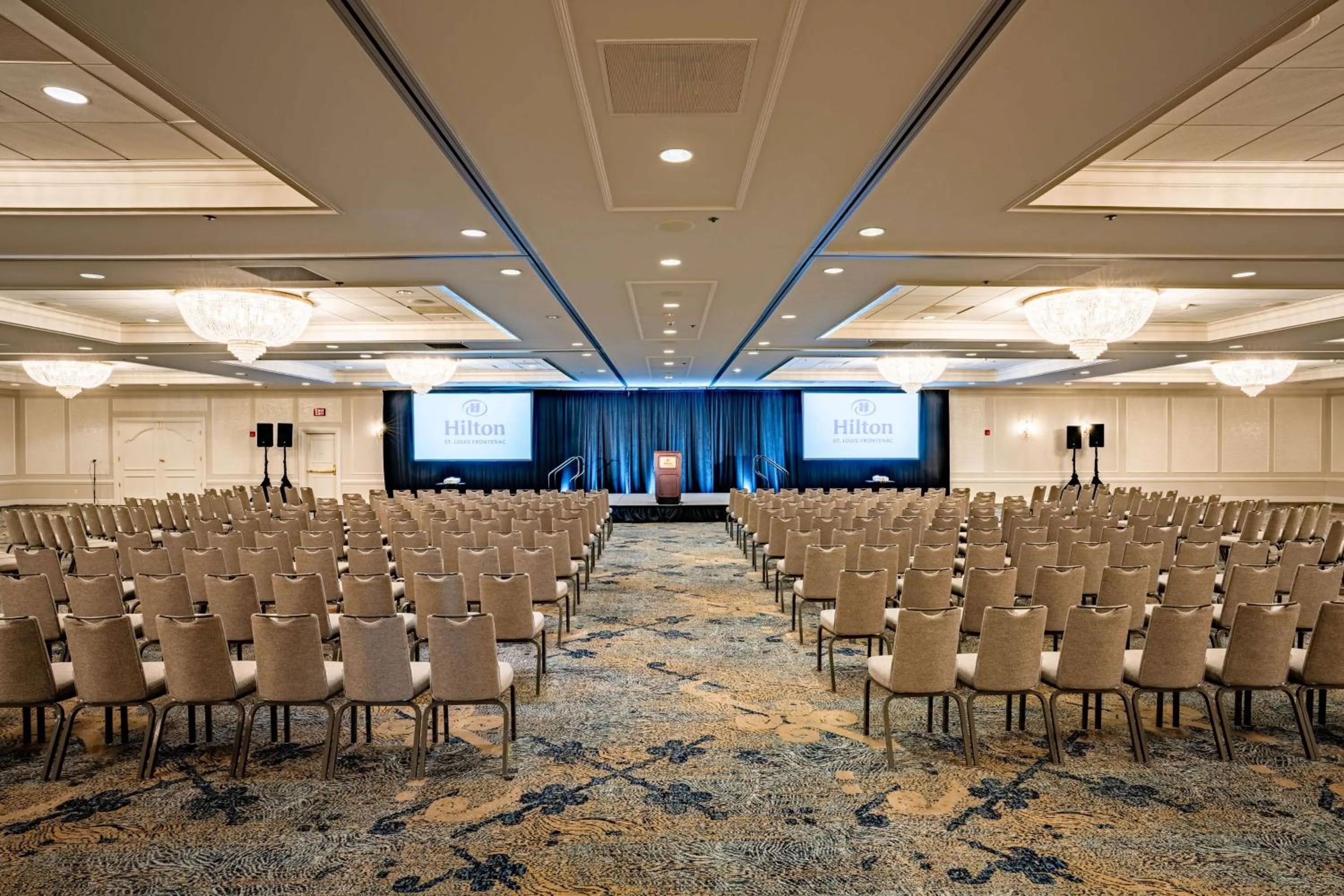 Meeting/conference room in Hilton St. Louis Frontenac