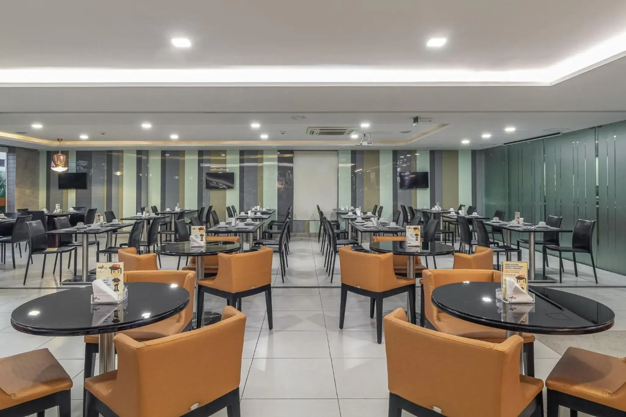 Lounge or bar in Citi Hotel Premium Caruaru Lounge or bar in Citi Hotel Premium Caruaru