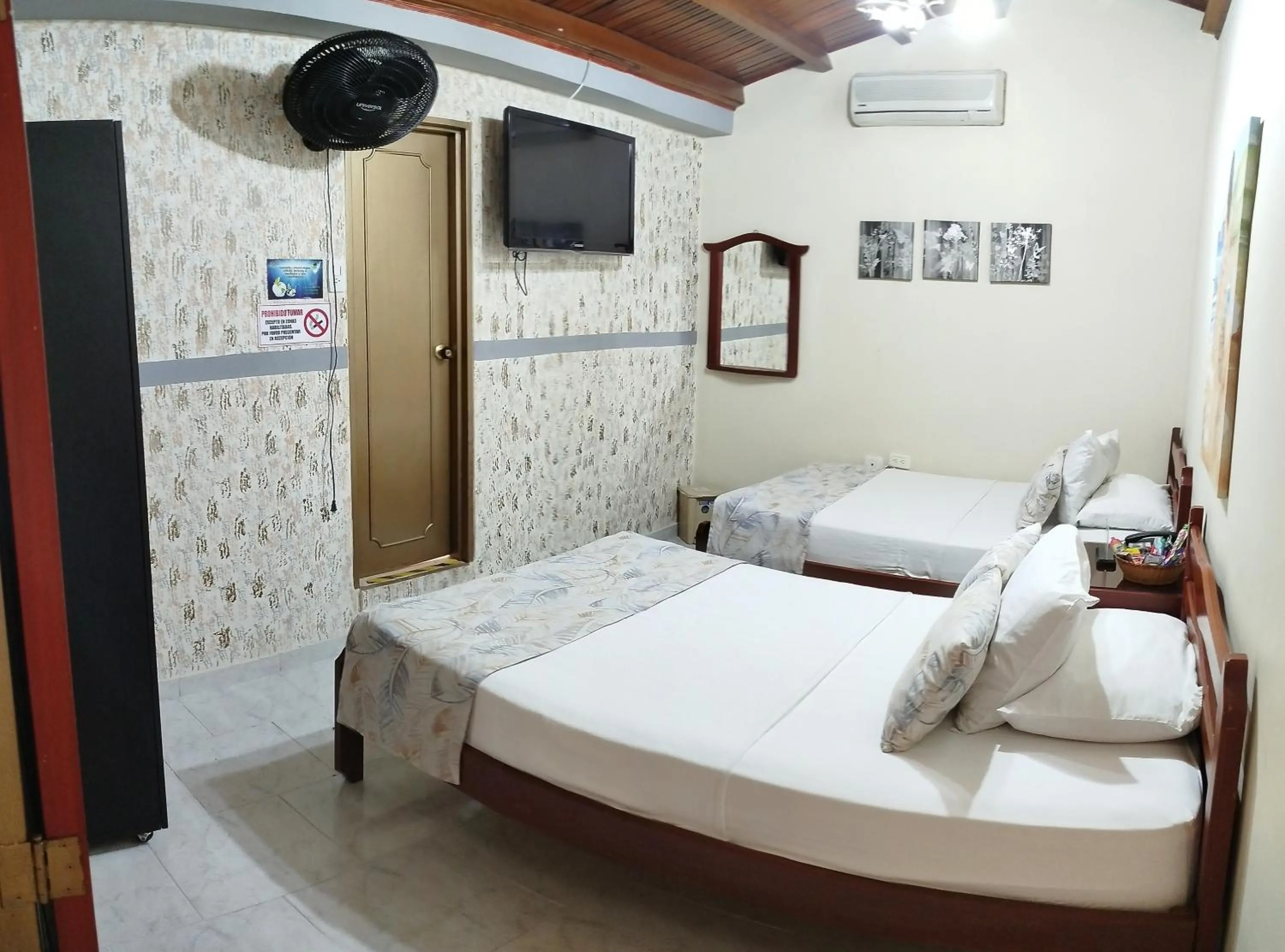 Twin Room in Hotel Casa Aragon