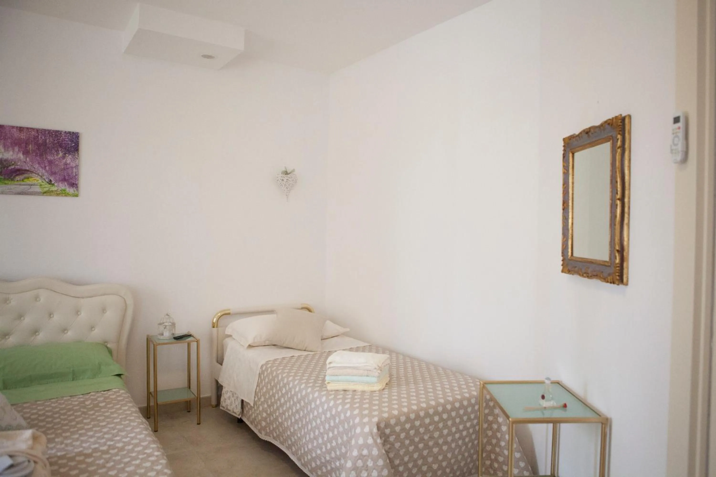Decorative detail, Bed in B&B La Gioiosa
