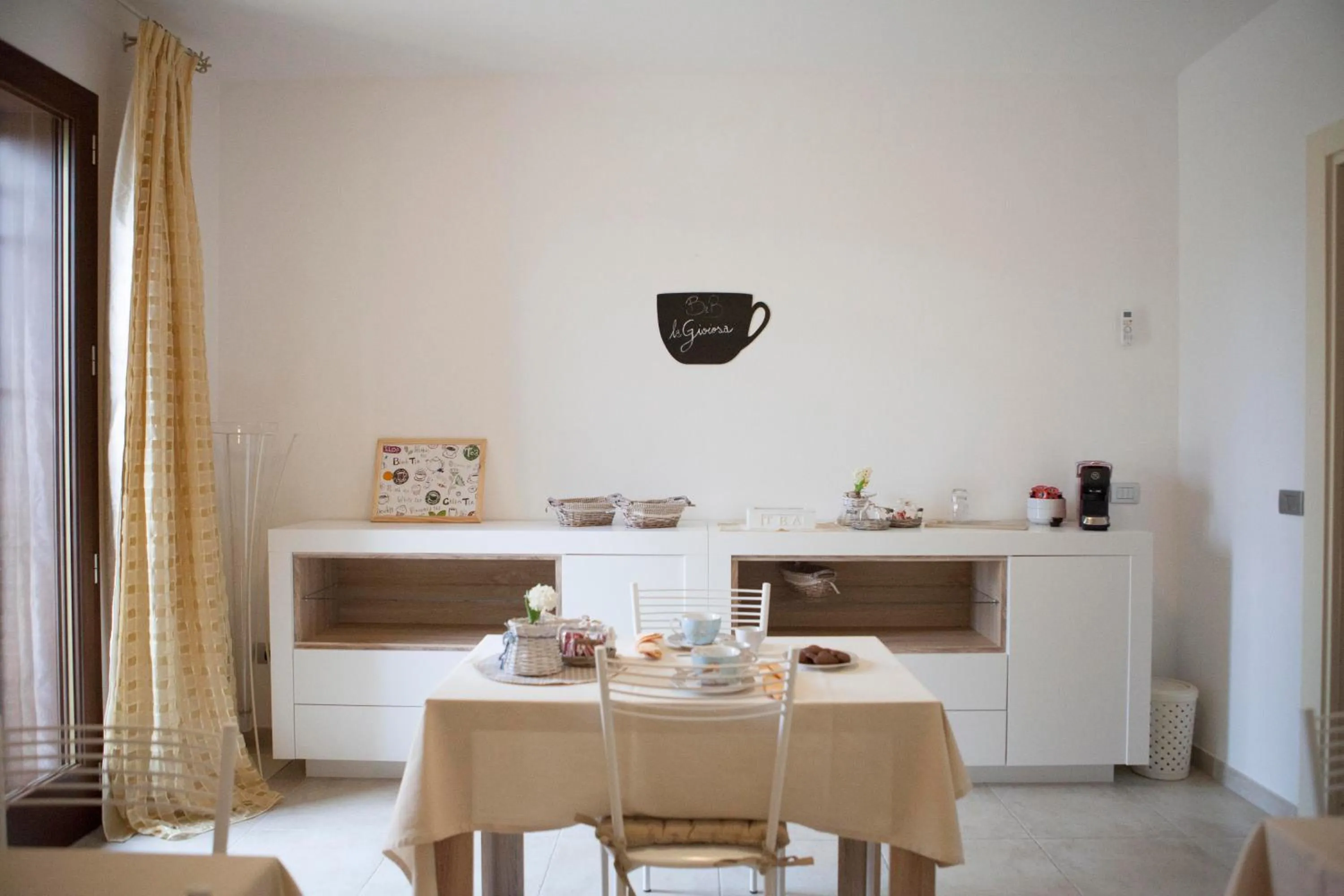 Kitchen or kitchenette in B&B La Gioiosa