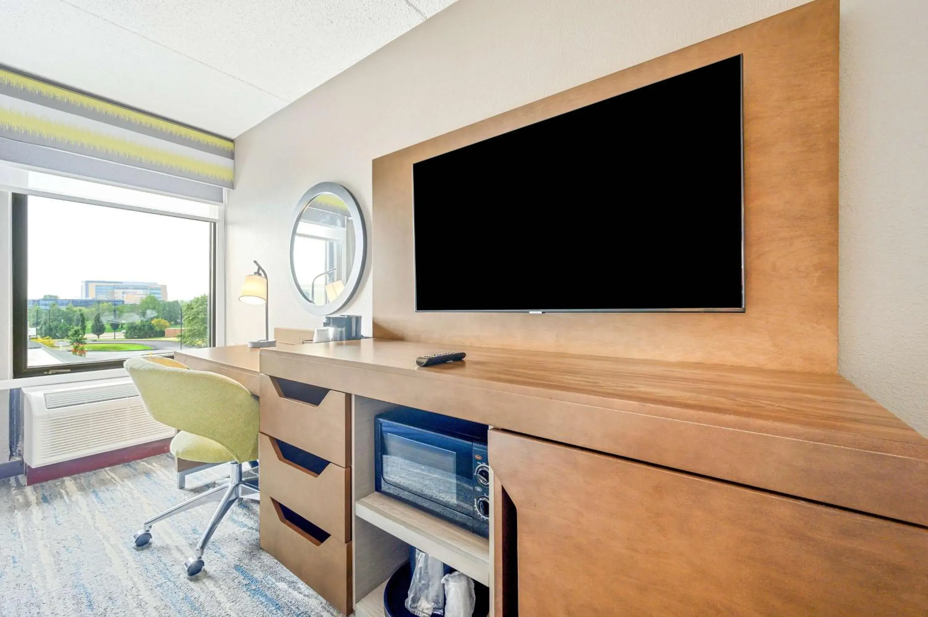 Bedroom in Hampton Inn St. Louis - Westport Bedroom in Hampton Inn St. Louis - Westport