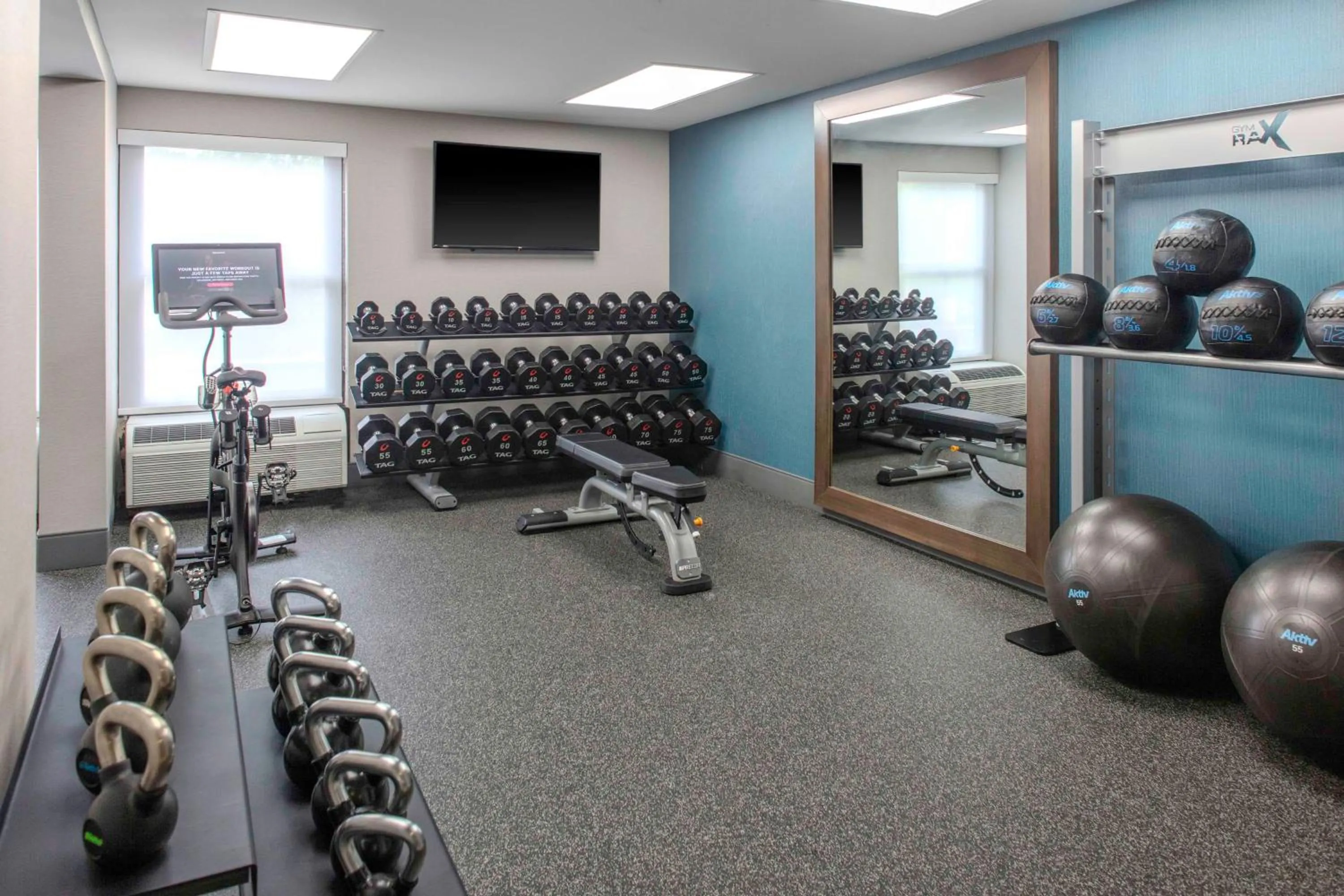 Fitness centre/facilities in Hampton Inn Detroit Northville