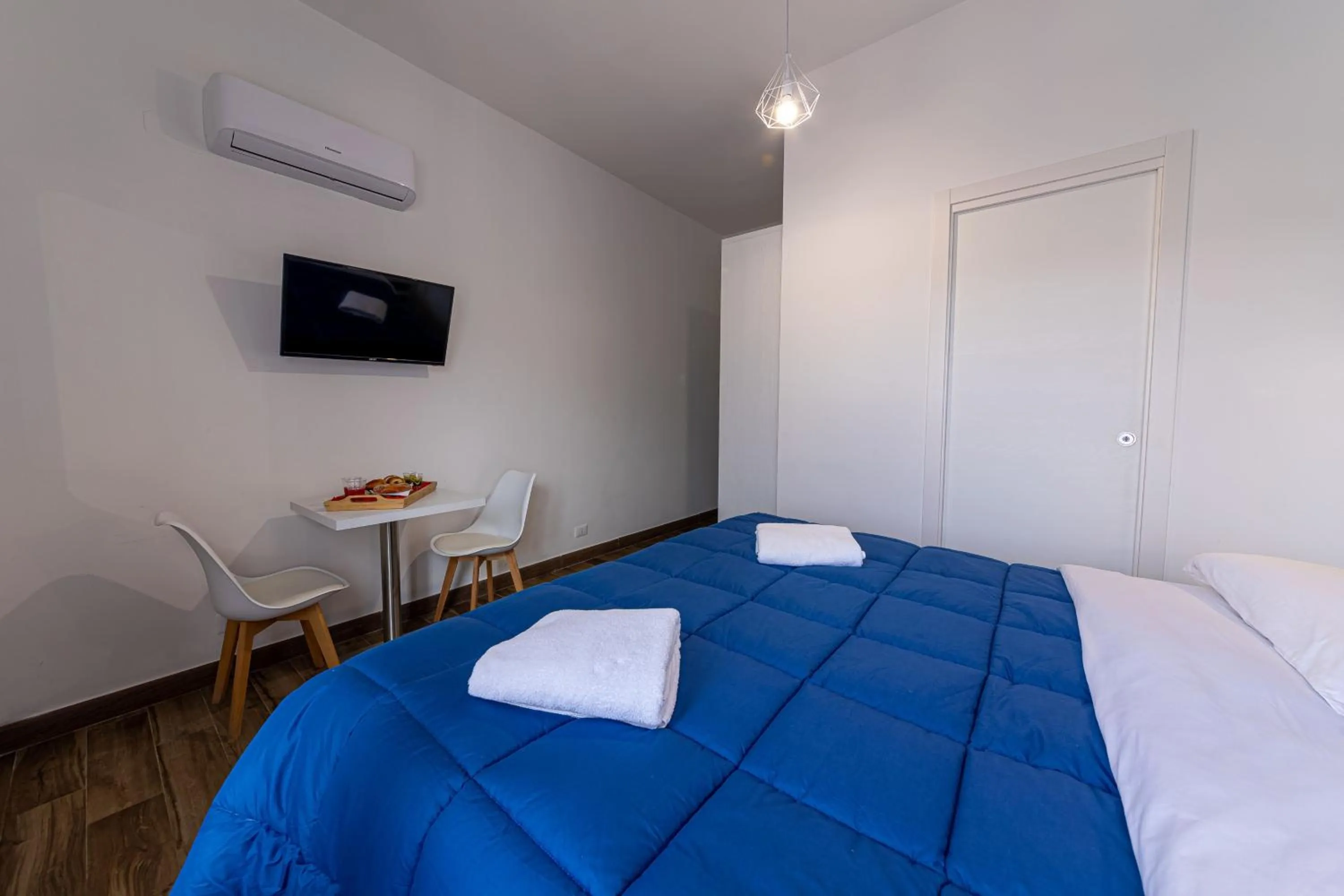 TV and multimedia, Bed in Nel Cuore di Parthenope