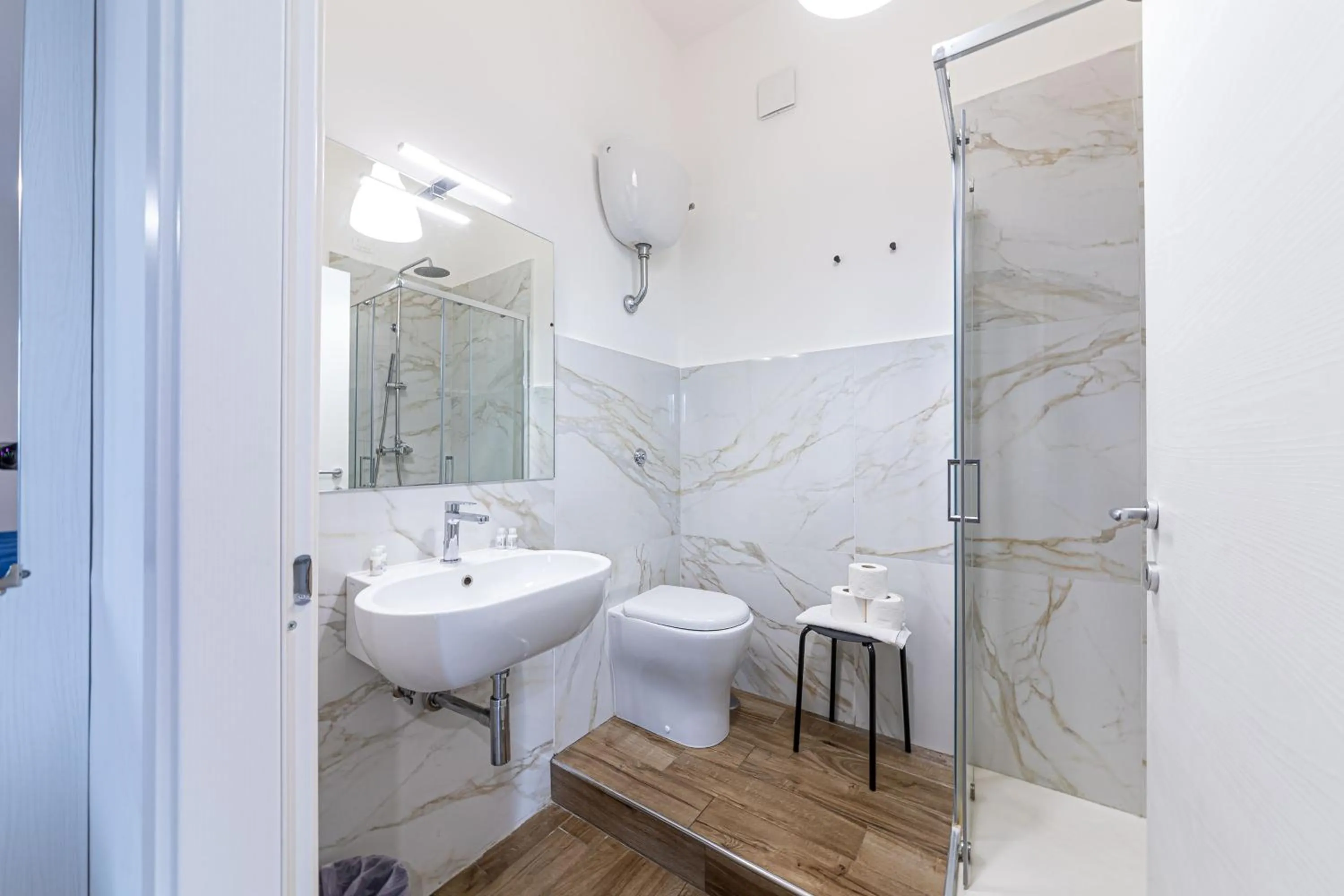 Shower in Nel Cuore di Parthenope