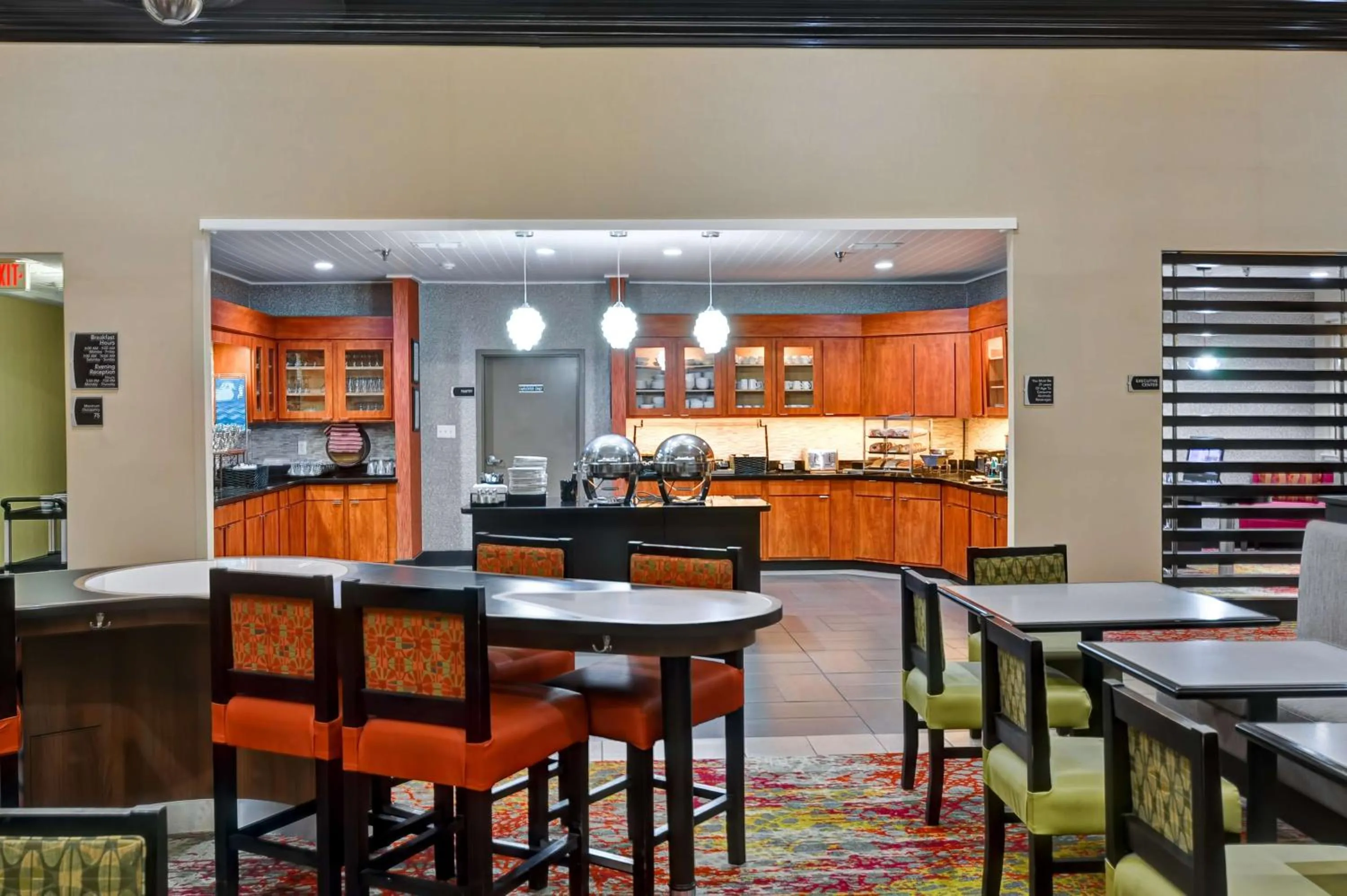 Dining area in Homewood Suites by Hilton- Longview
