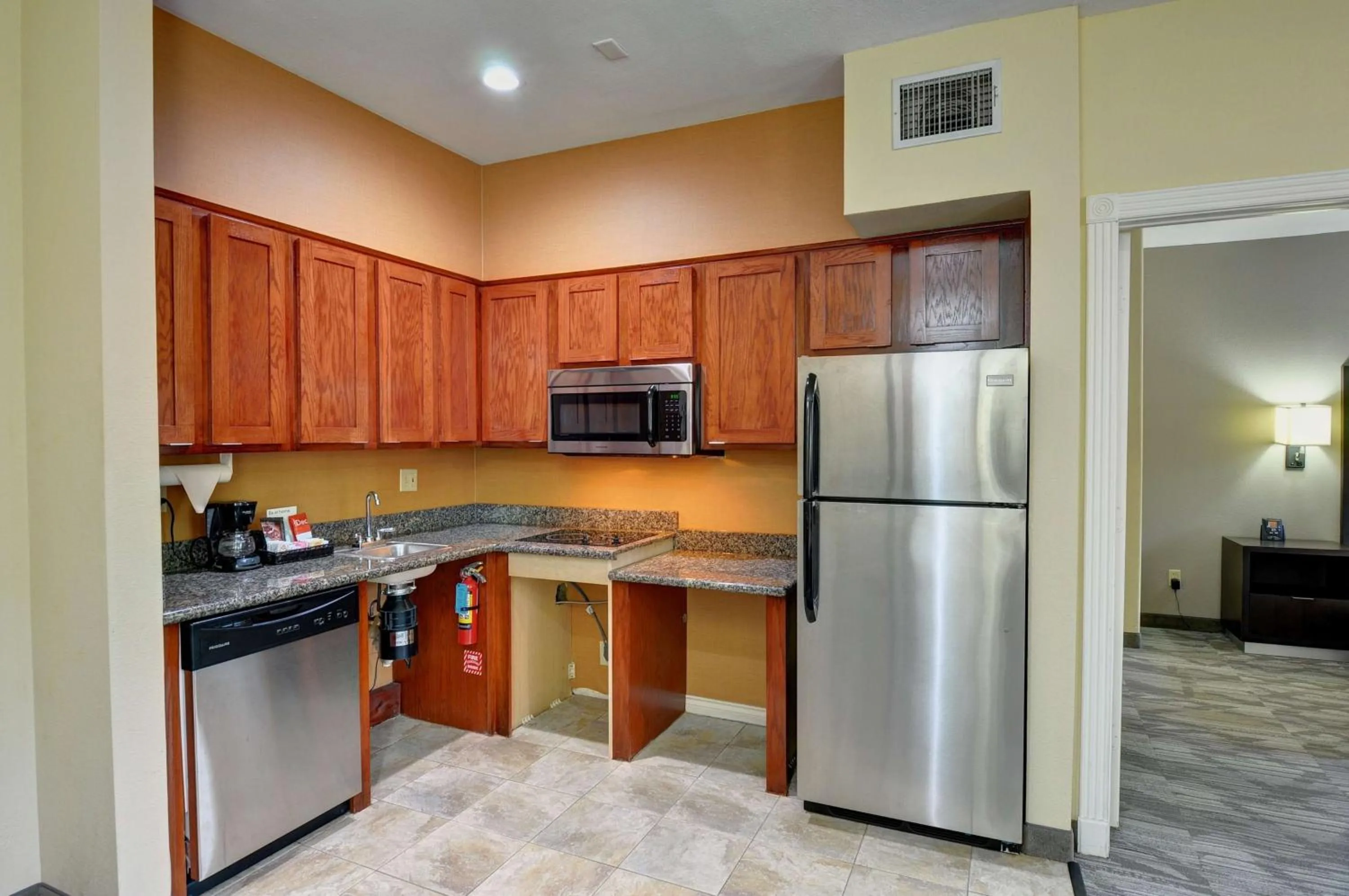 Kitchen or kitchenette in Homewood Suites by Hilton- Longview