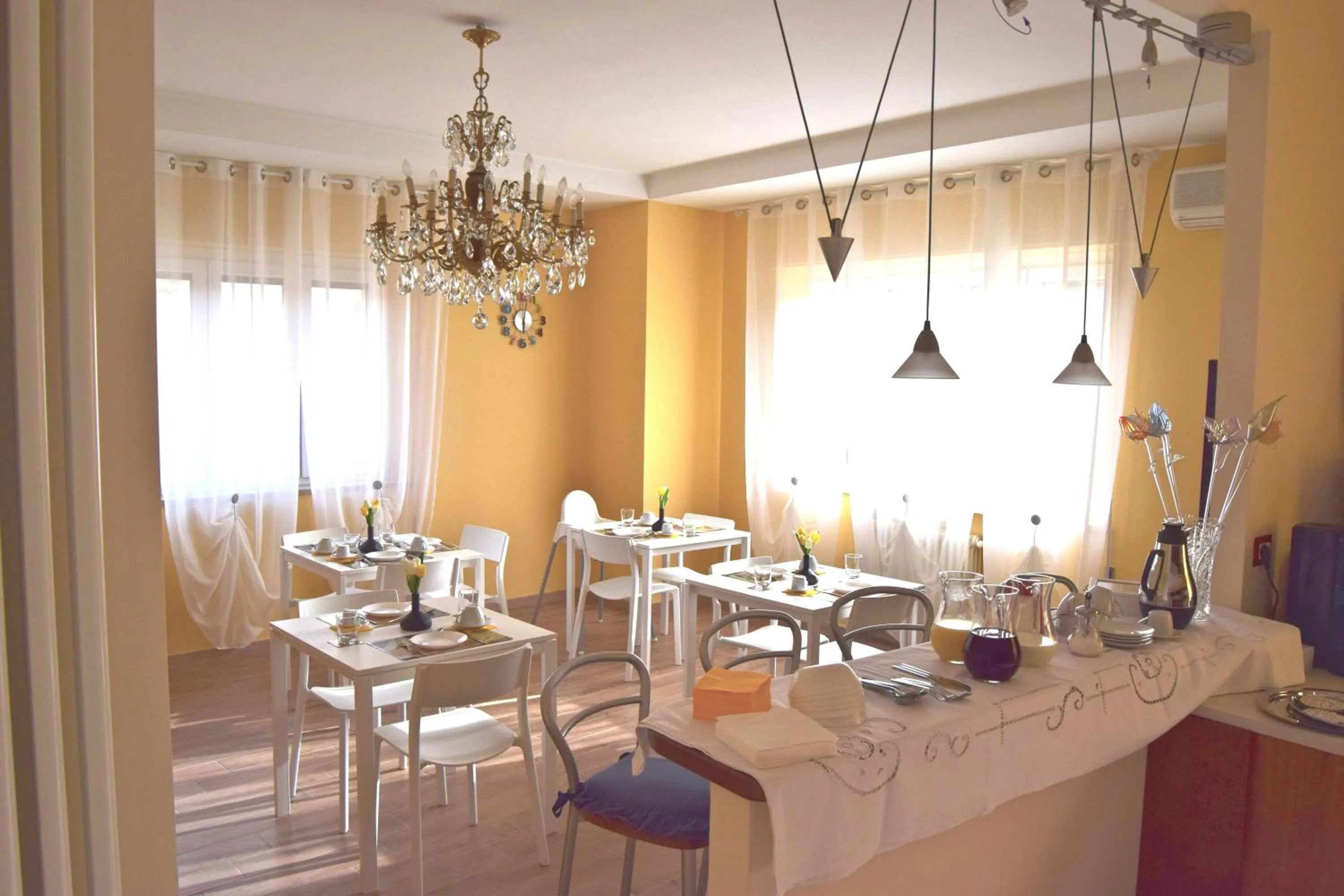 Buffet breakfast in Civico 28