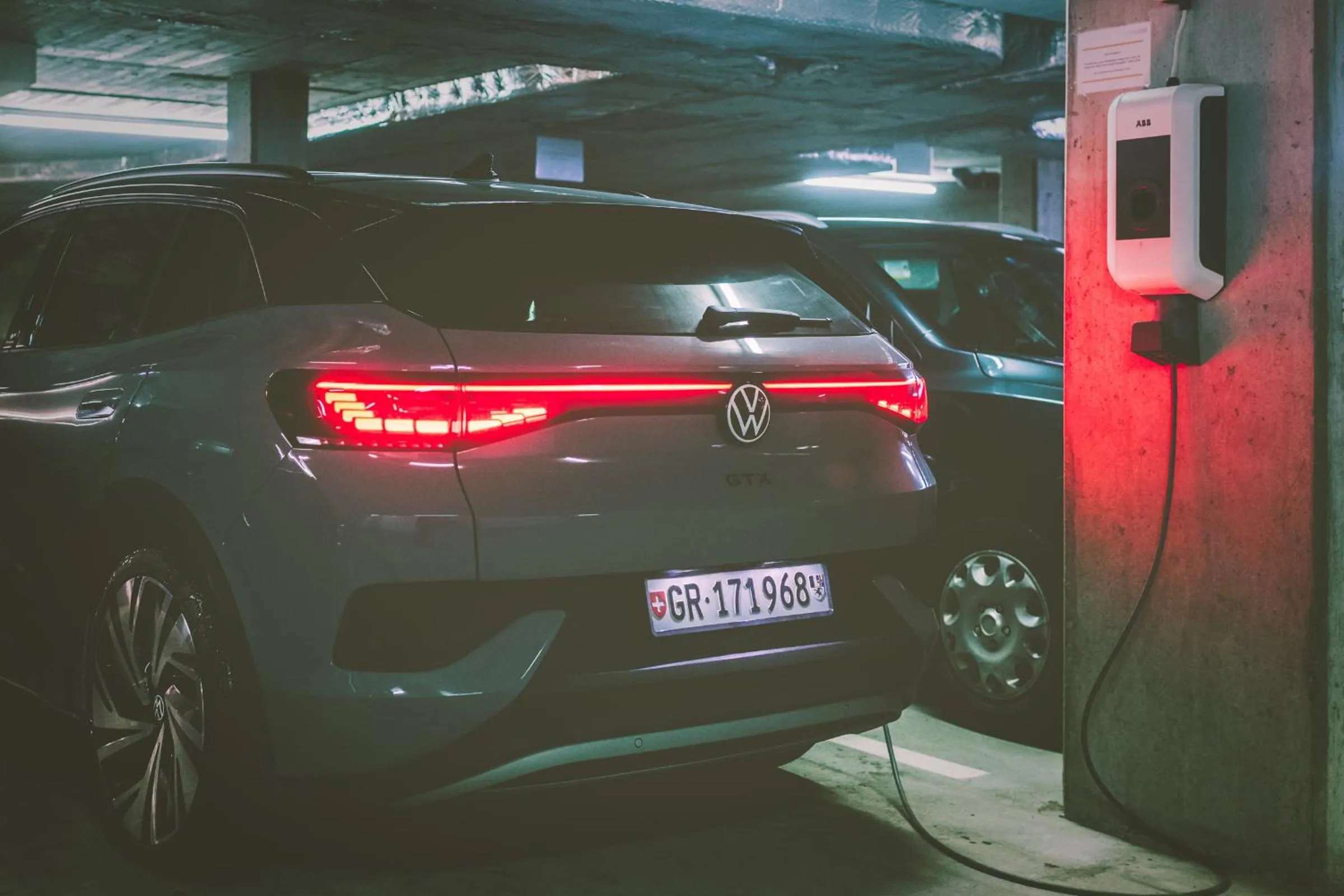 Parking in Hotel Lenzerhorn - Alpine Stay, Spa & Savour