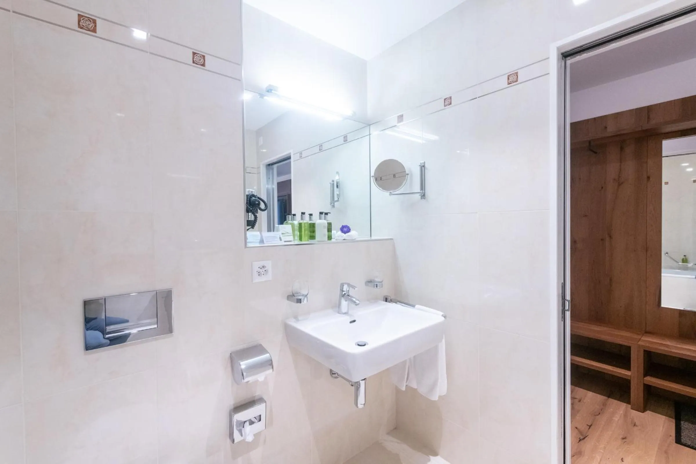 Bathroom in Hotel Lenzerhorn - Alpine Stay, Spa & Savour