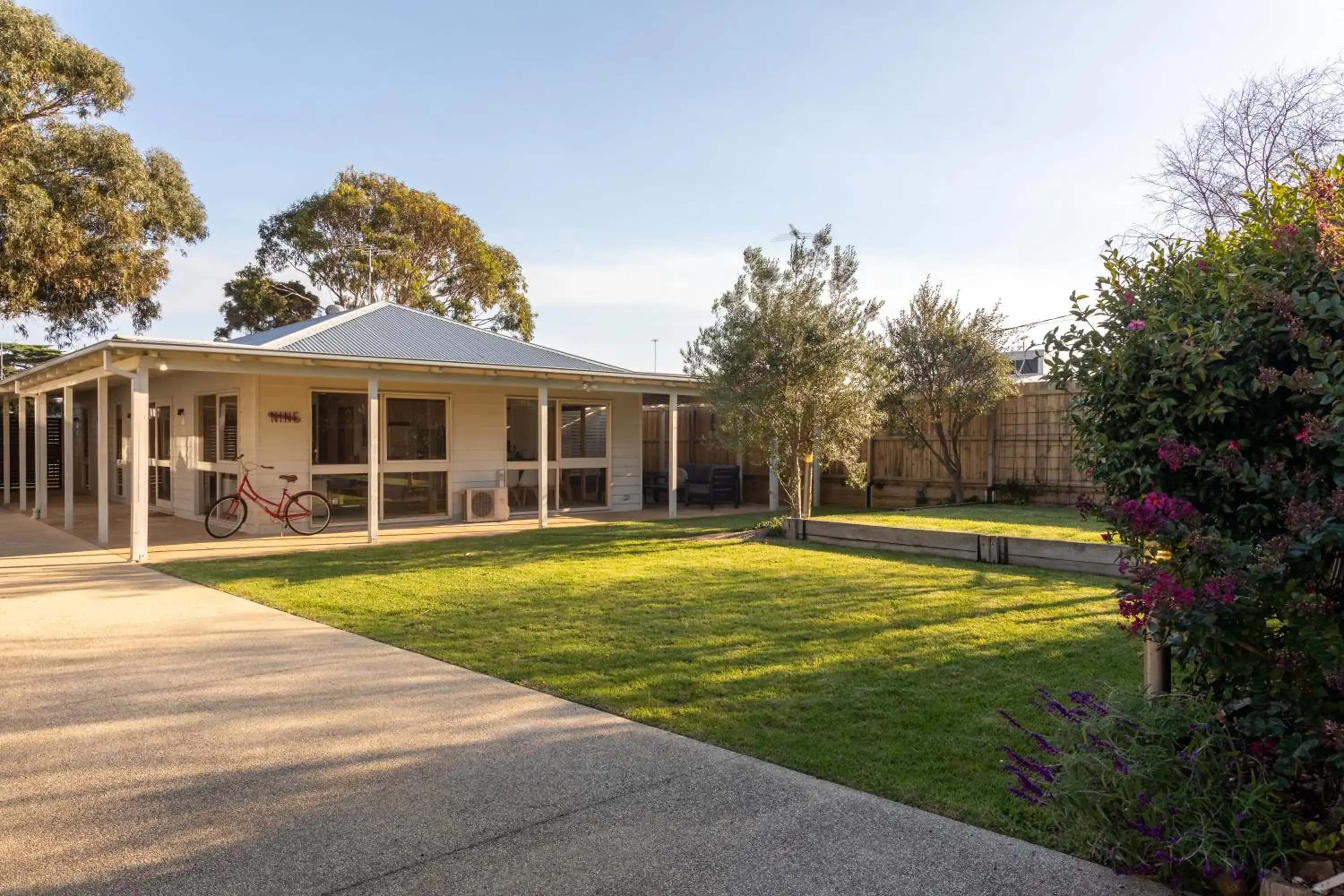 Four-Bedroom House in Torquay Hotel/Motel Four-Bedroom House in Torquay Hotel/Motel