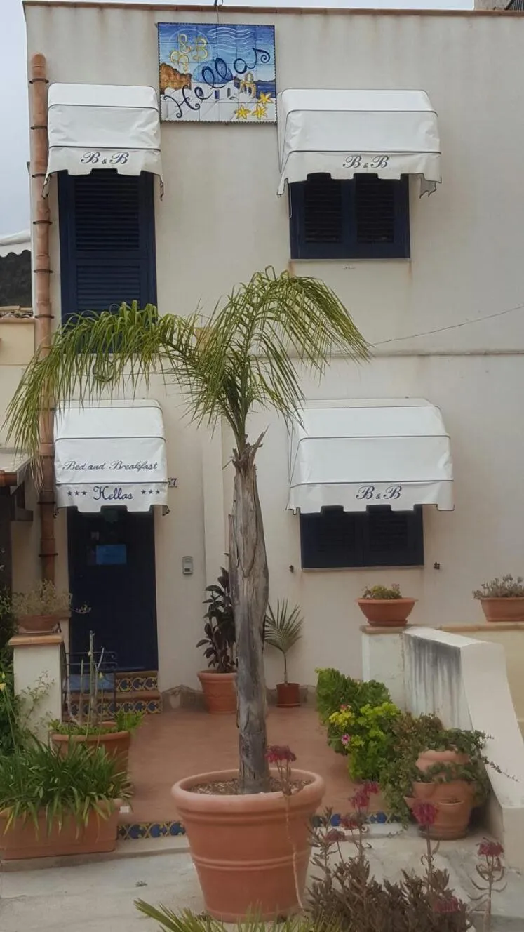 Facade/entrance in Hellas Makari B&B