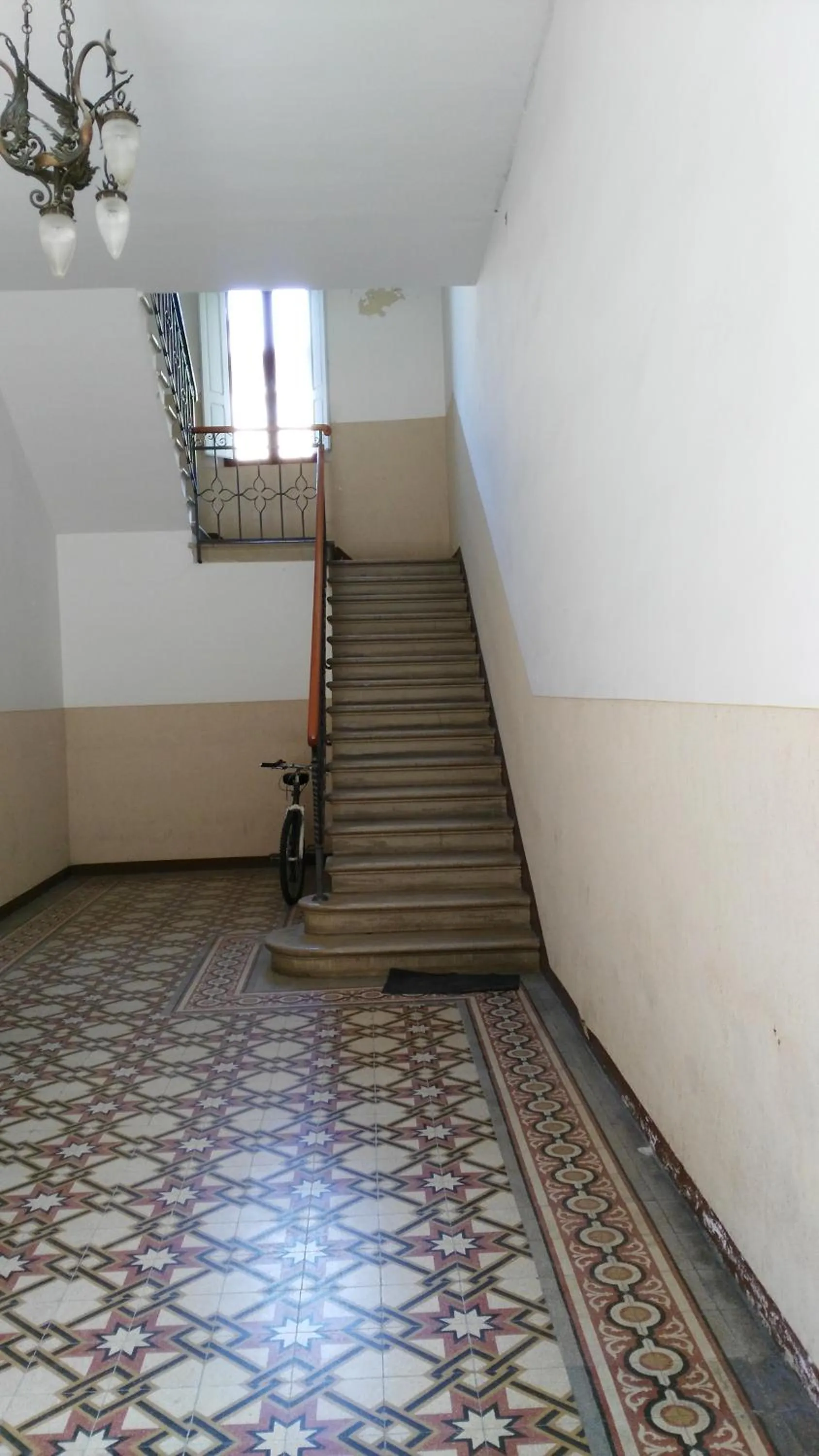 Decorative detail in AL 32 B&B